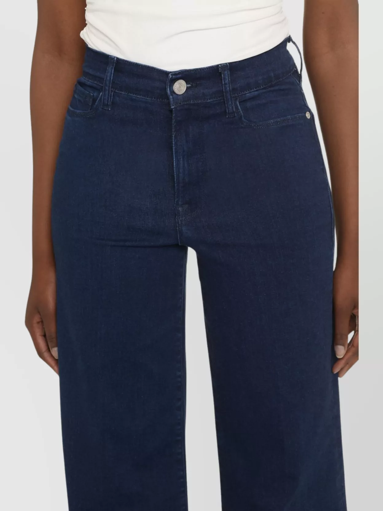 Frame Wide-Leg Jeans With Belt Loops And Metal Buttons