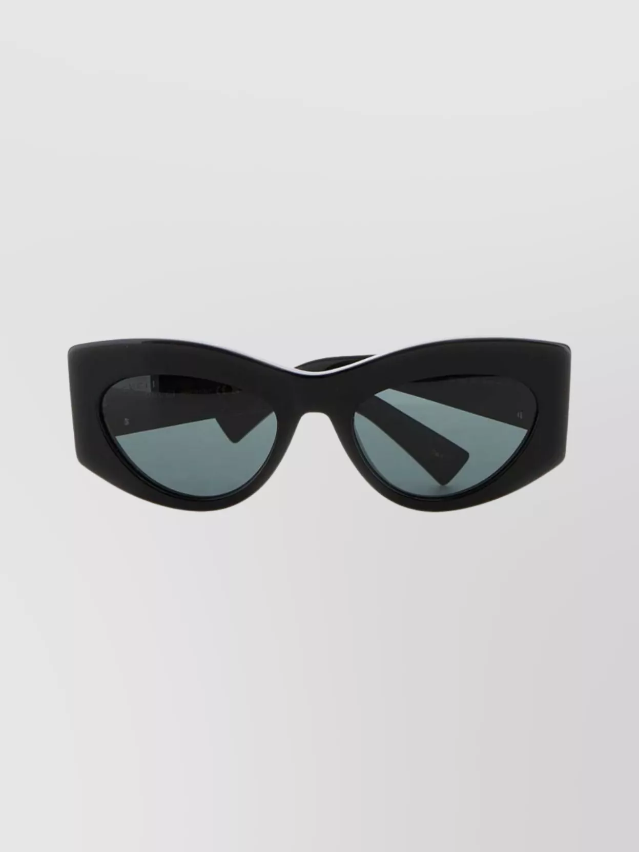 Gucci Cat Eye Sunglasses Thick Frame In Black