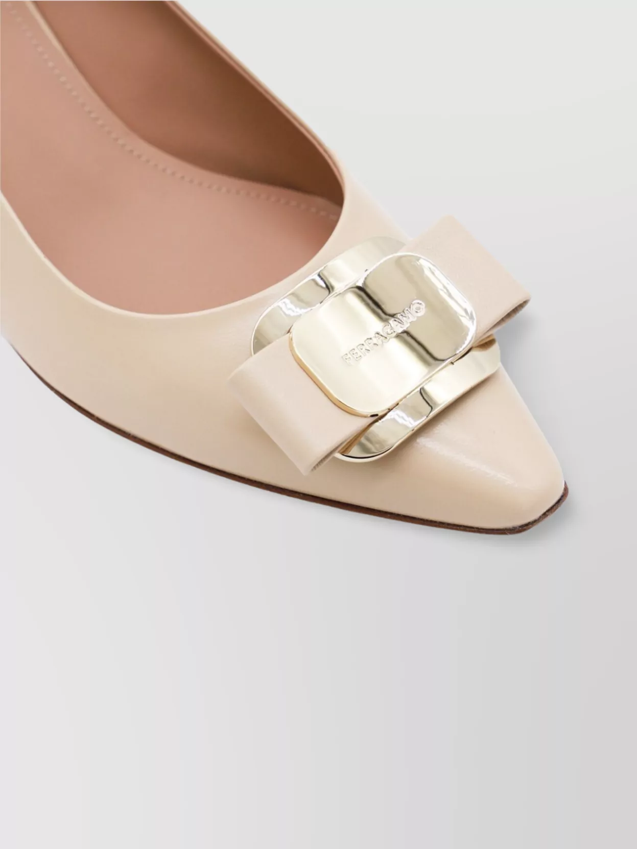 Ferragamo Bow Detail Kitten Heel Pointed Toe Pumps