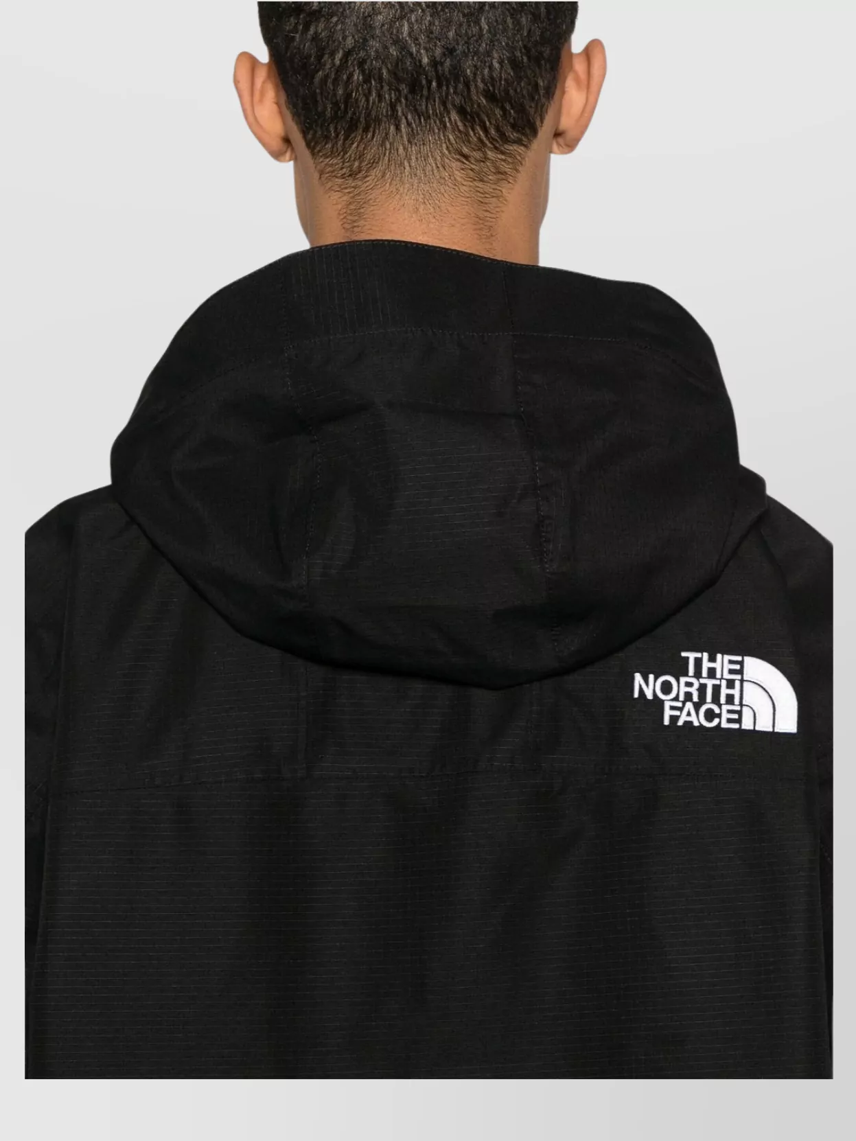 The North Face Versatile Outdoor Jacket Hooded Design