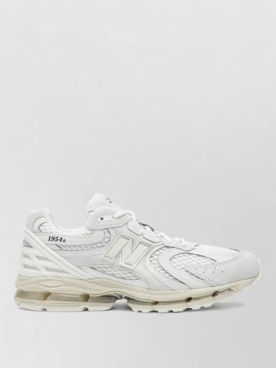 New Balance low-top sneakers