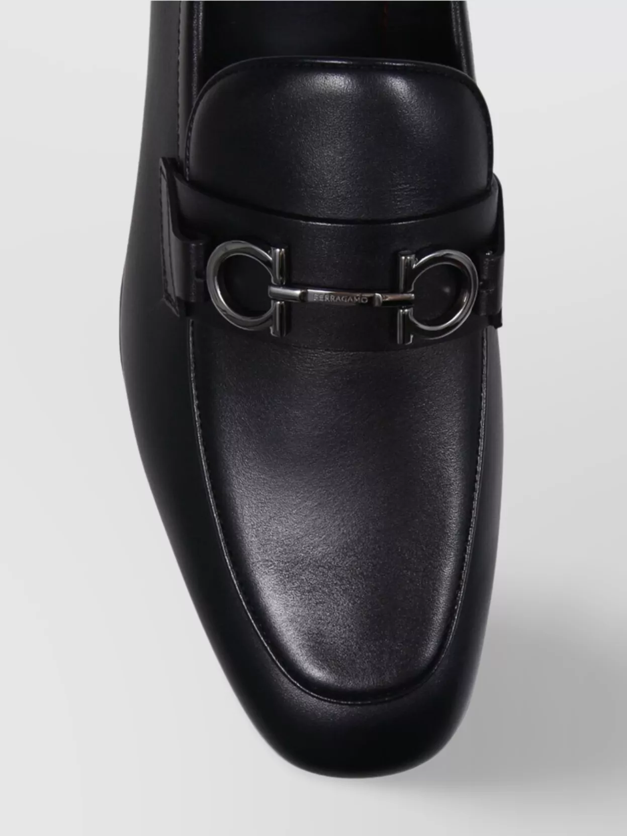 Ferragamo Buckle Round Toe Smooth Loafer