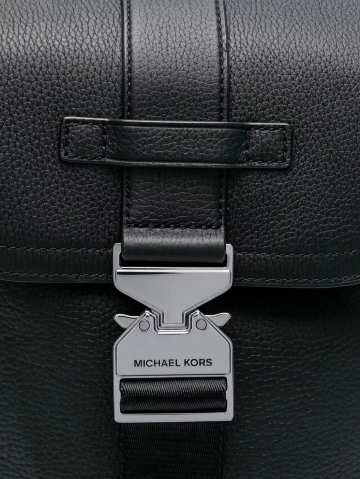 Michael Kors "Hudson" Aviator Slngpk Bag
