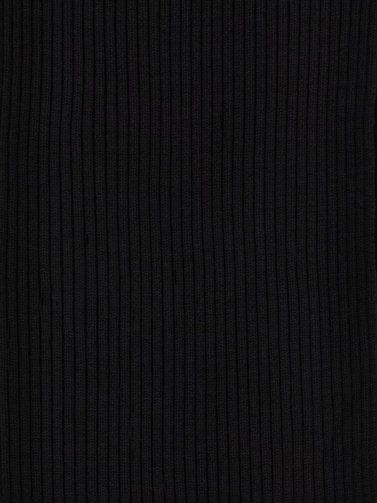 Off-white Wool Scarf With Fringed Ends And Ribbed Texture