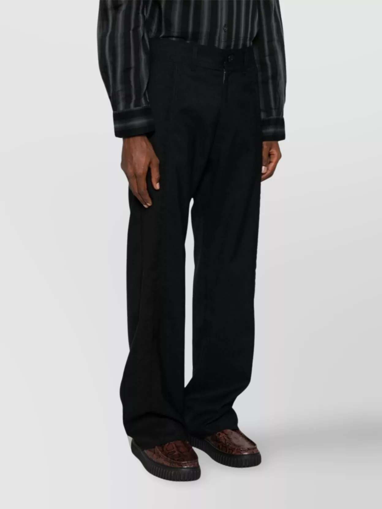 Airei Wool Trousers Featuring Exposed-Seam Detailing