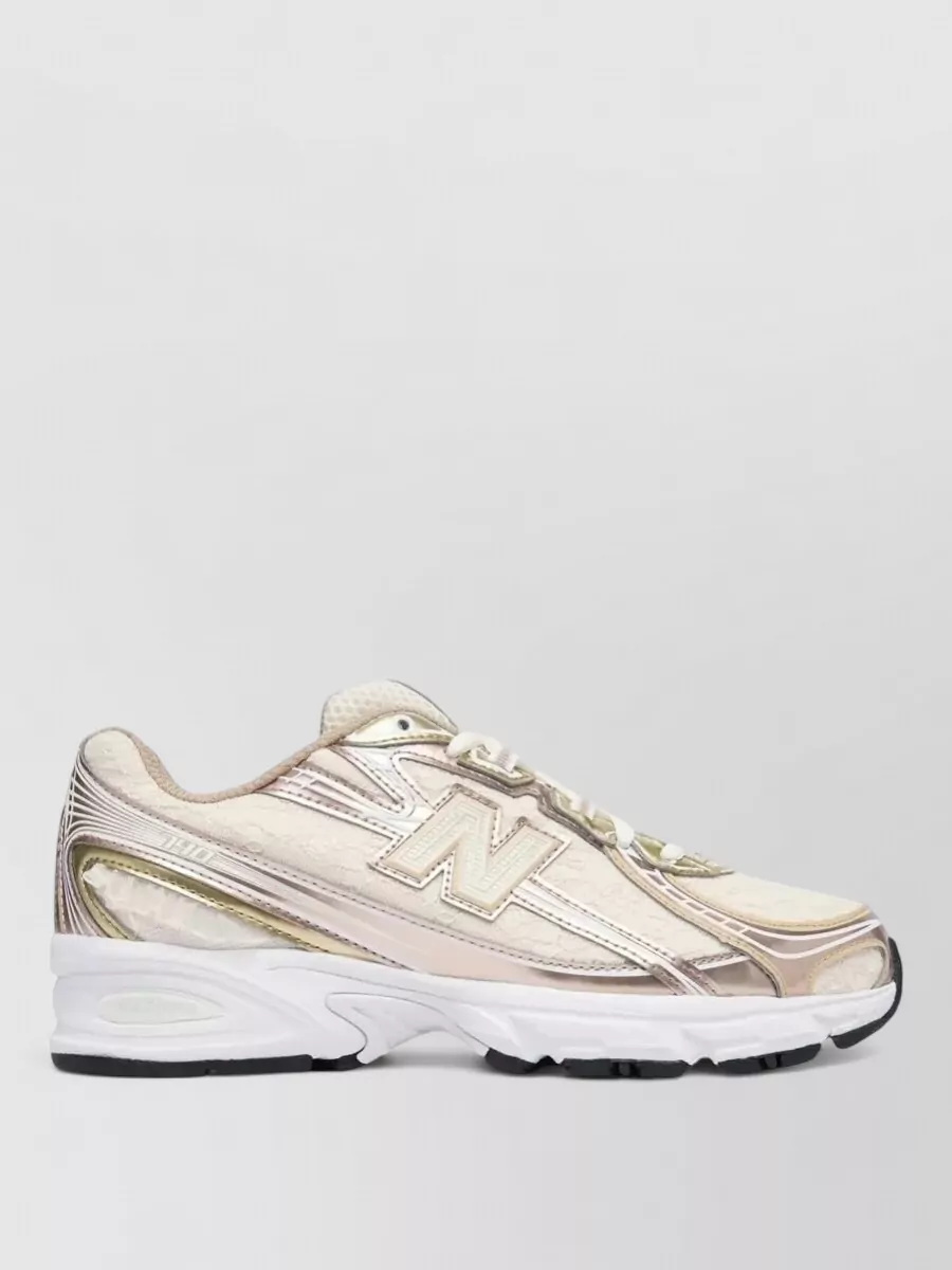 New Balance low-top sneakers