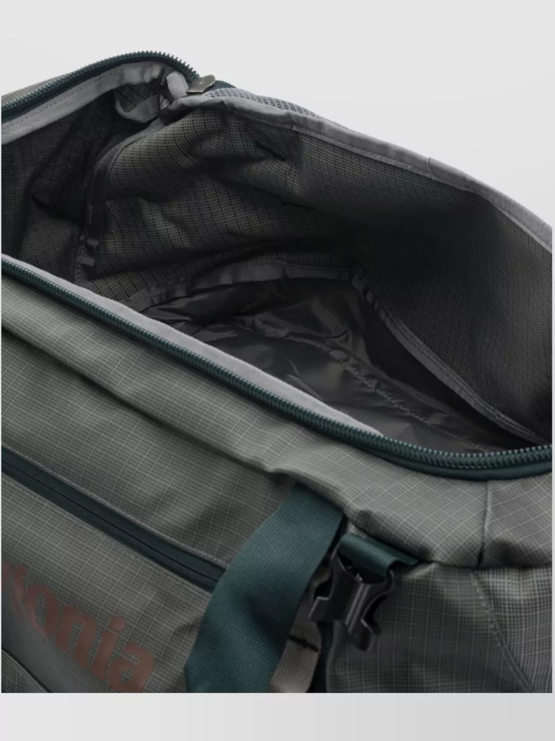 Patagonia Travel Bag 40L Adjustable Straps