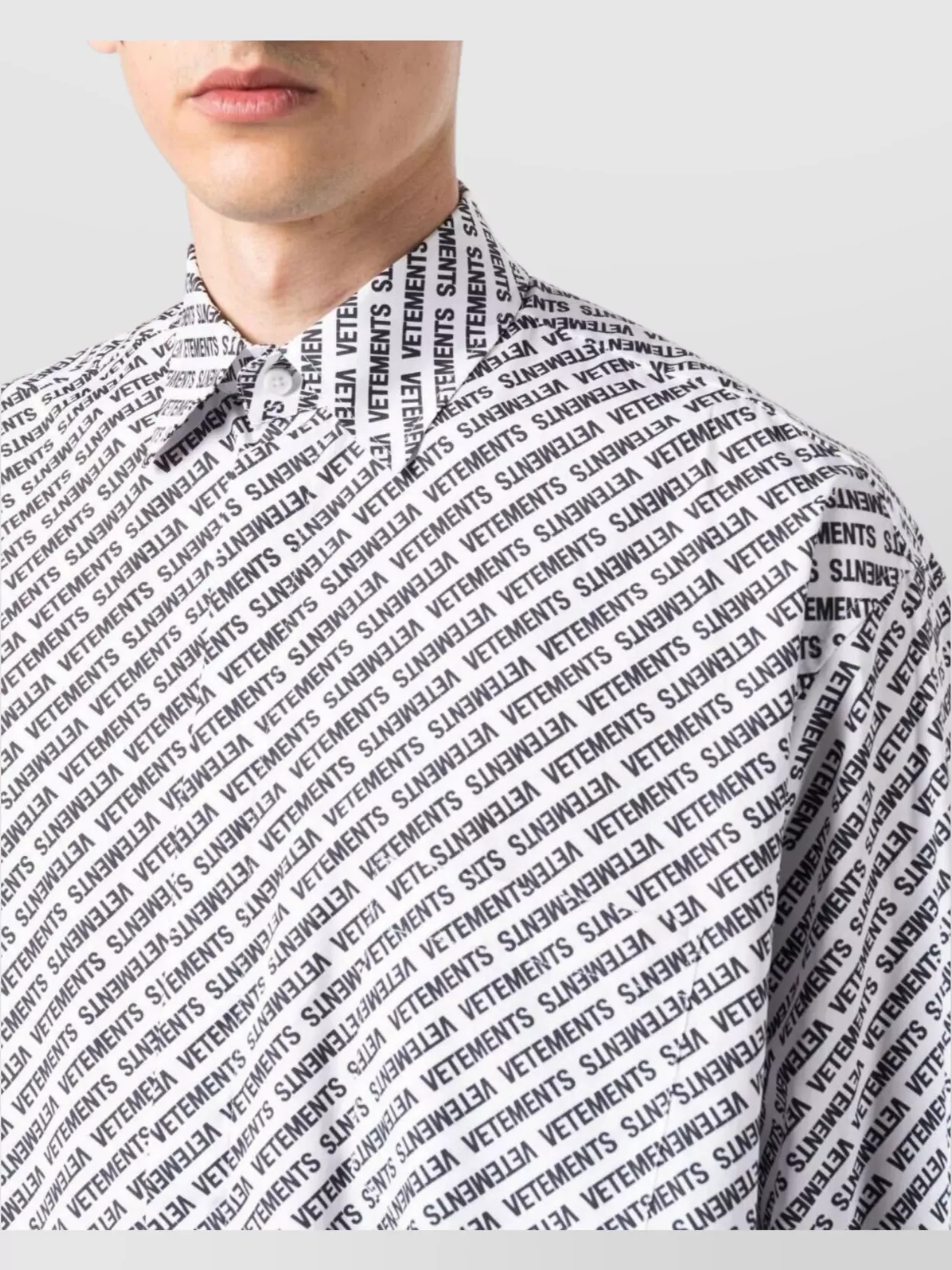 Vetements Button-Down Collar Long Sleeve Printed Shirt