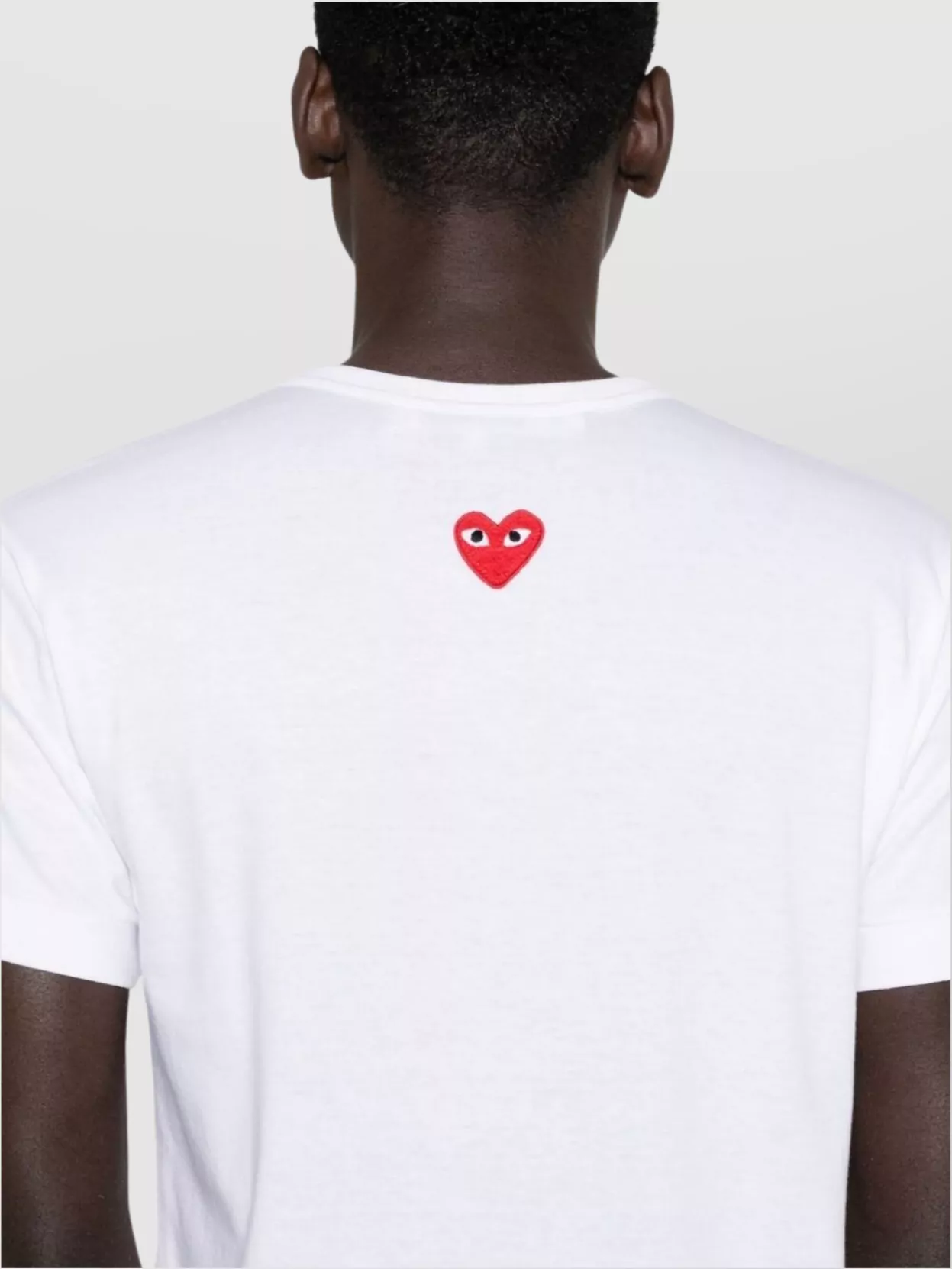 Comme Des Garçons Play Heart Emblem Unisex T-shirt With Crew Neck