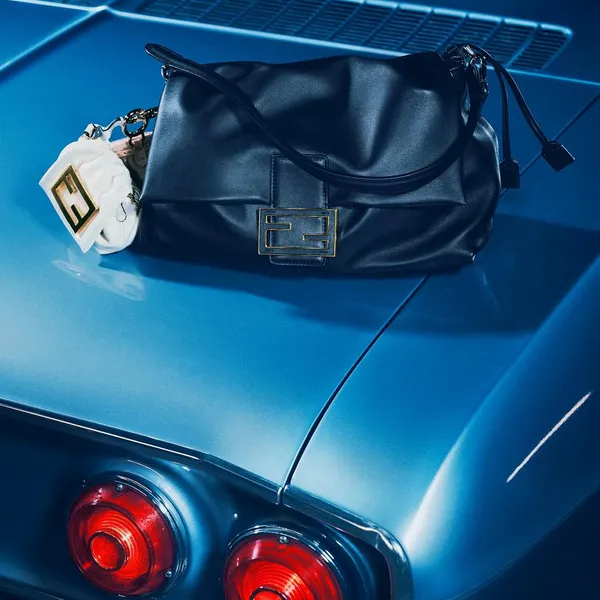 【関税&送料込】Alexander Mcqueen Nebula Crossbody Alexander McQueen Alexander McQueen Nebula Drawstring