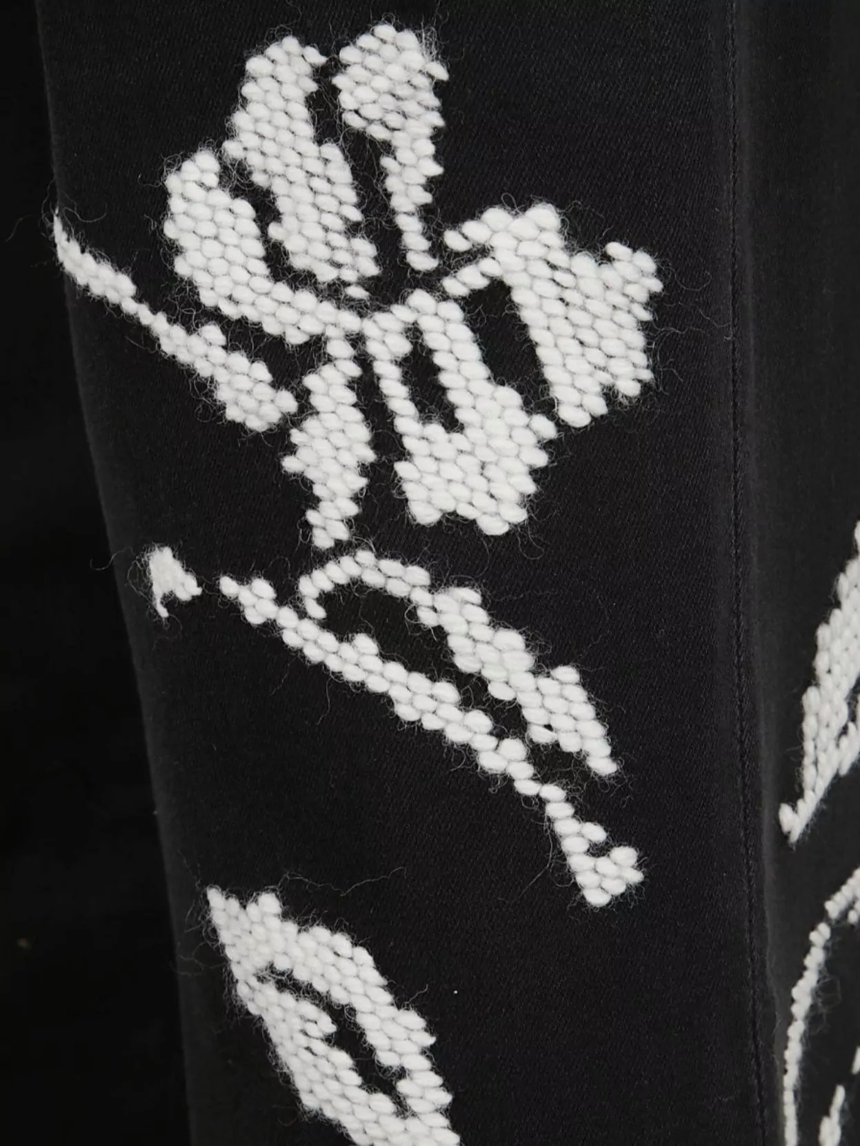 Ermanno Scervino Relaxed Fit Denim Trousers Floral Embroidery In Black