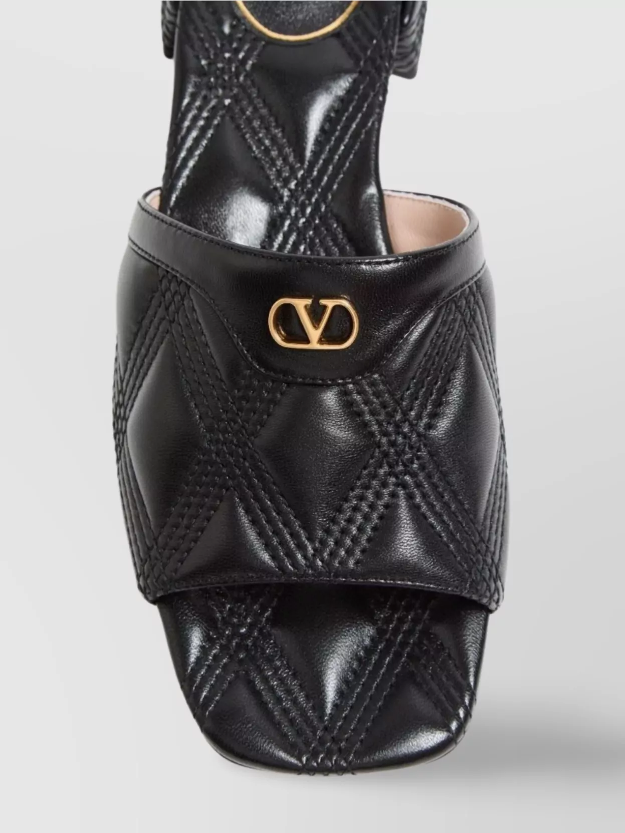 Valentino Garavani Quilted Leather Sandals Diamond Quilting