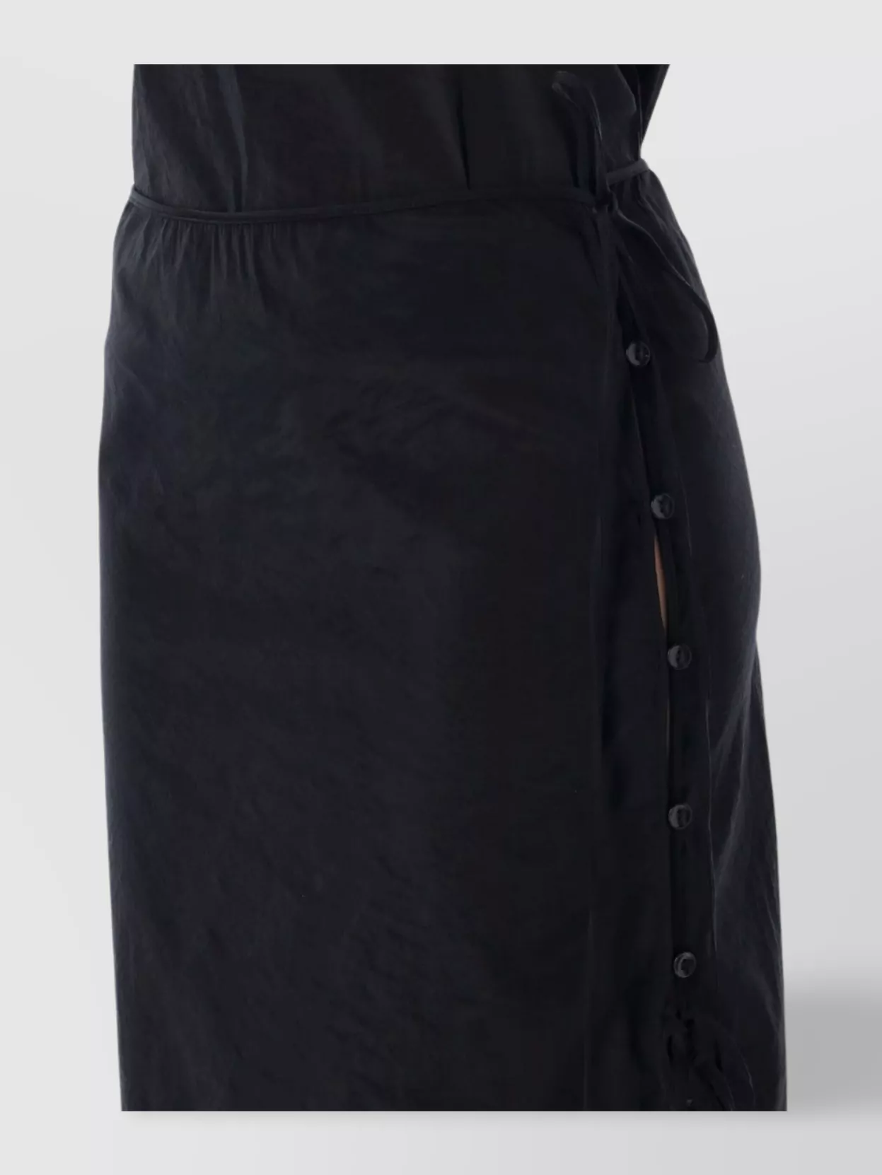 LOW CLASSIC WRAP MIDI SKIRT BUTTON DETAIL
