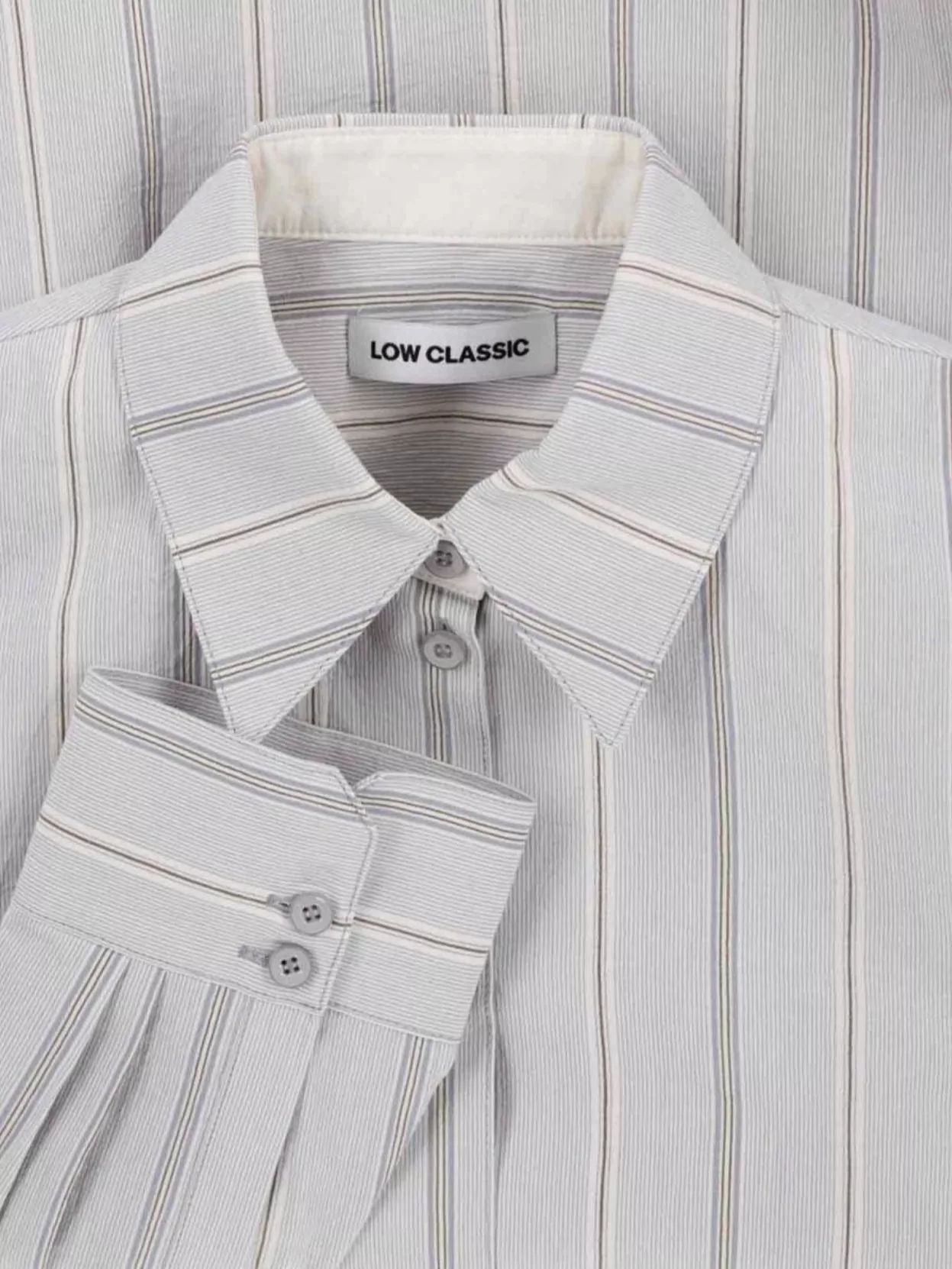 Low Classic Striped Collared Neck Long Sleeves Top