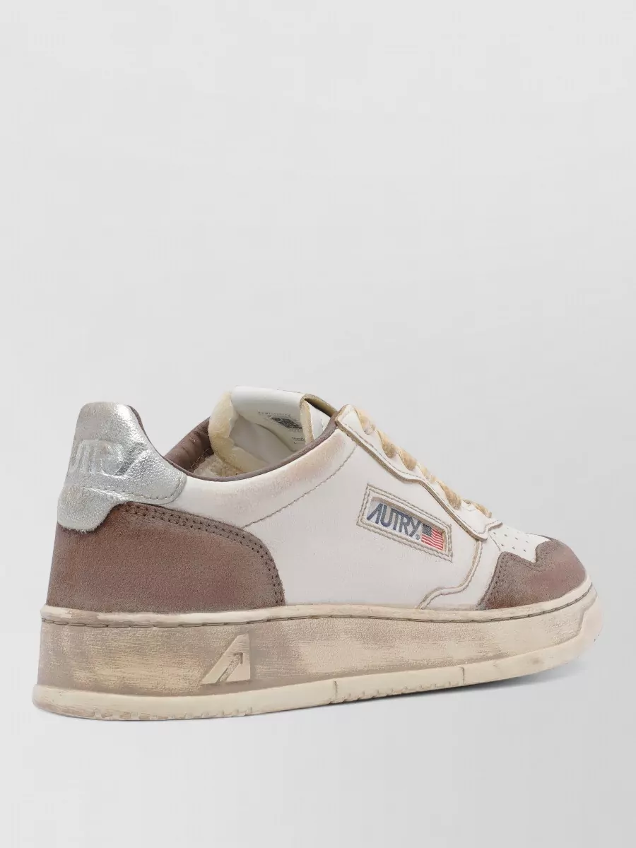 Autry Medalist Low Sneakers Contrast Heel Tab