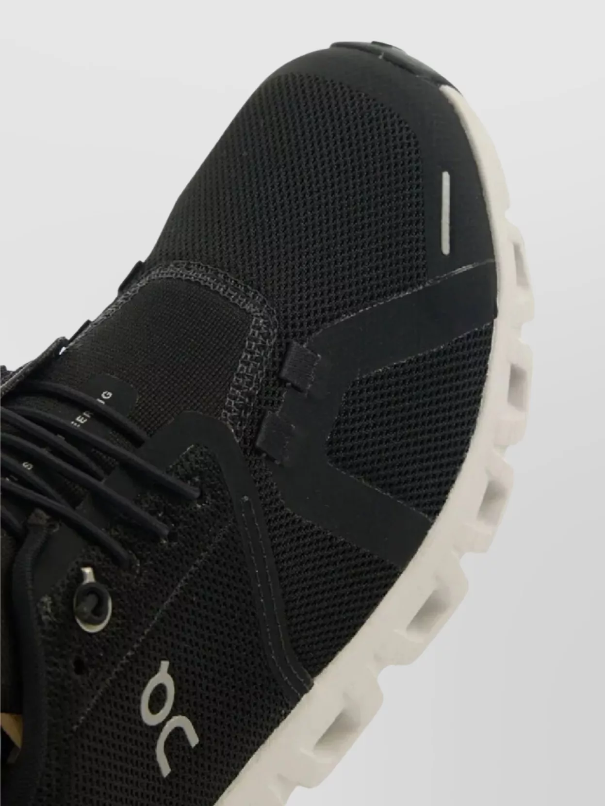 On Running Mesh Upper Cloud 6 Rubber Outsole