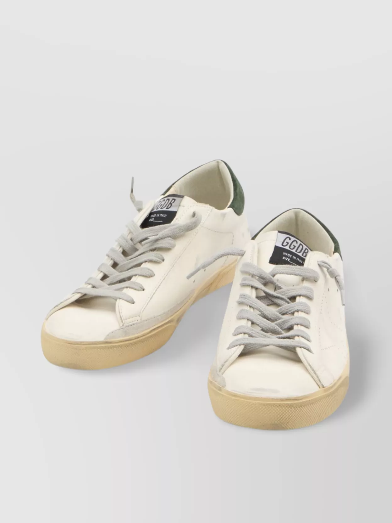 Golden Goose Low top sneakers with signature star patch