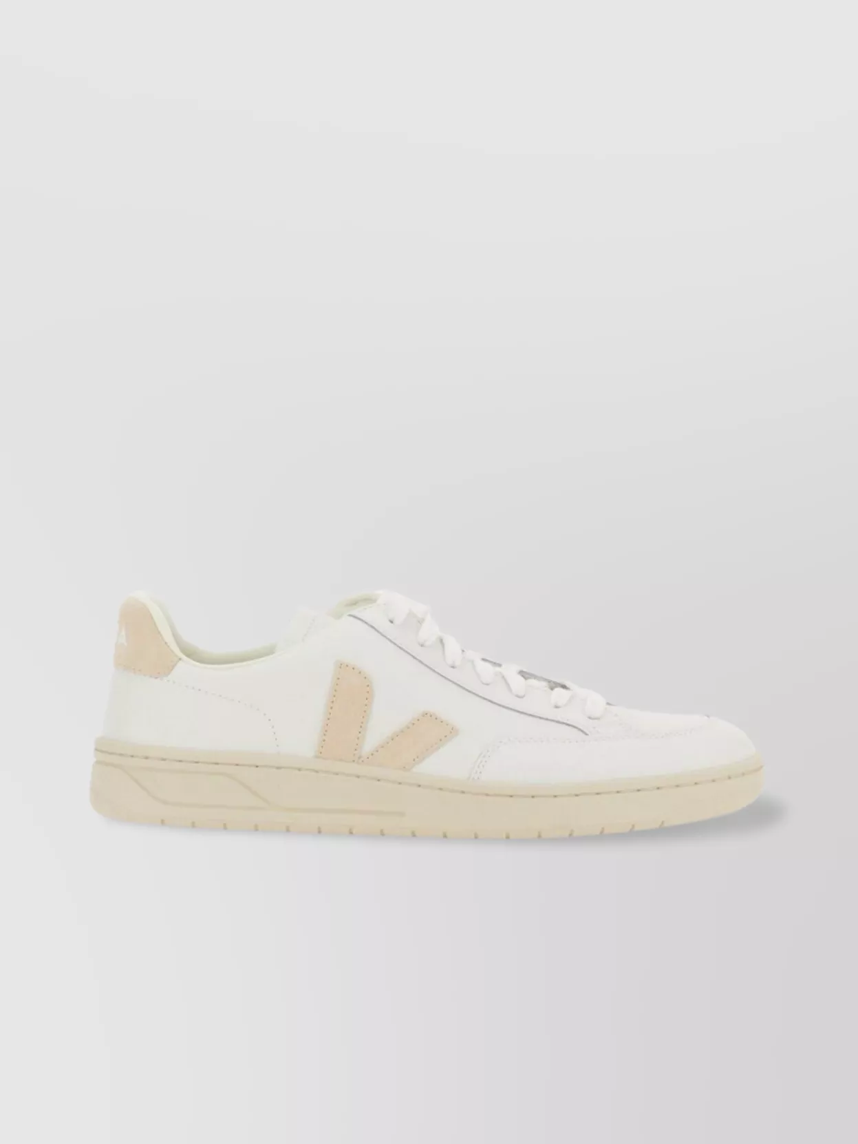 Veja V-12 Sneakers With Contrast Heel Tab