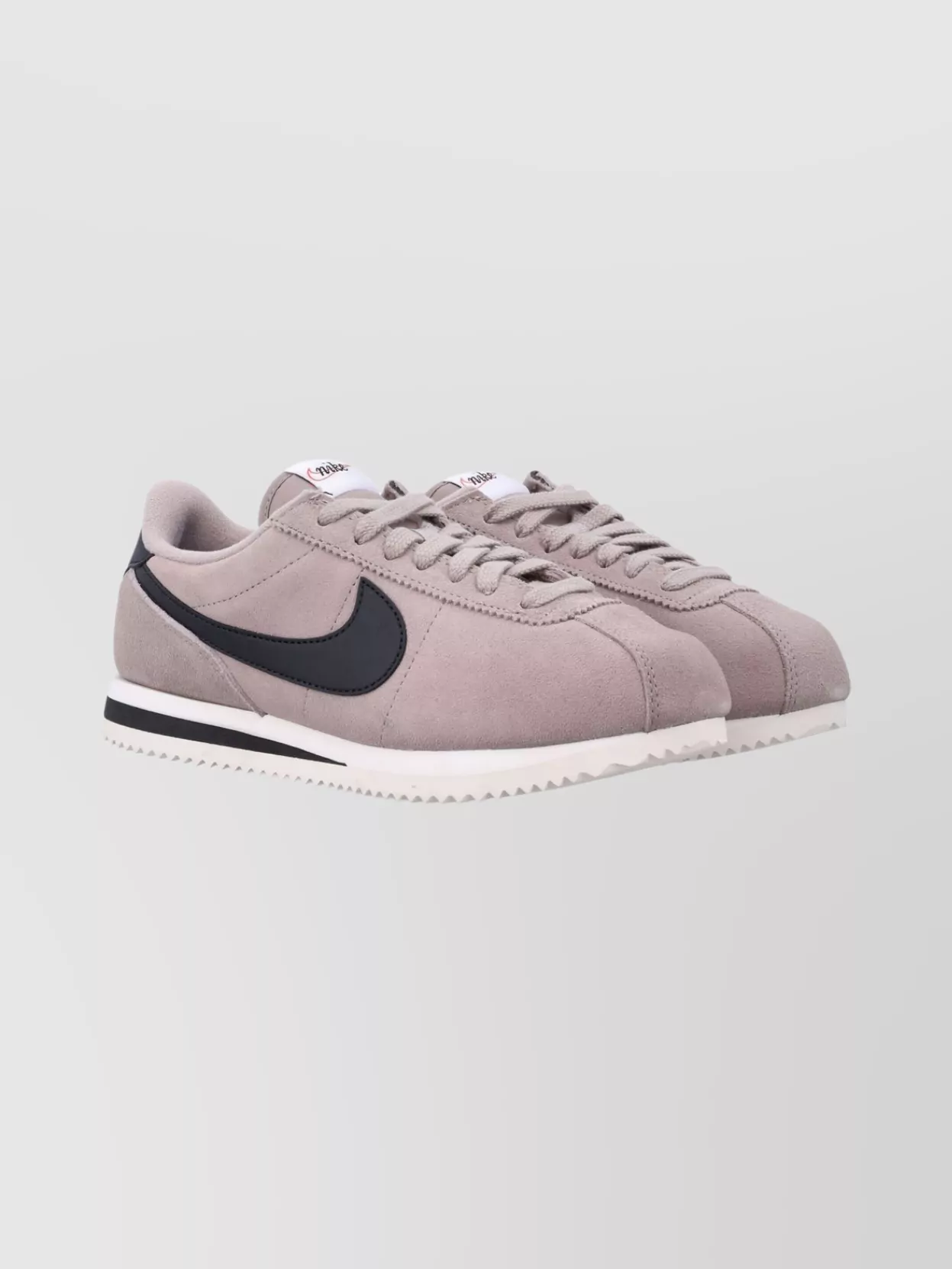 Nike Low-Top Sneakers With Enhanced Comfort Design