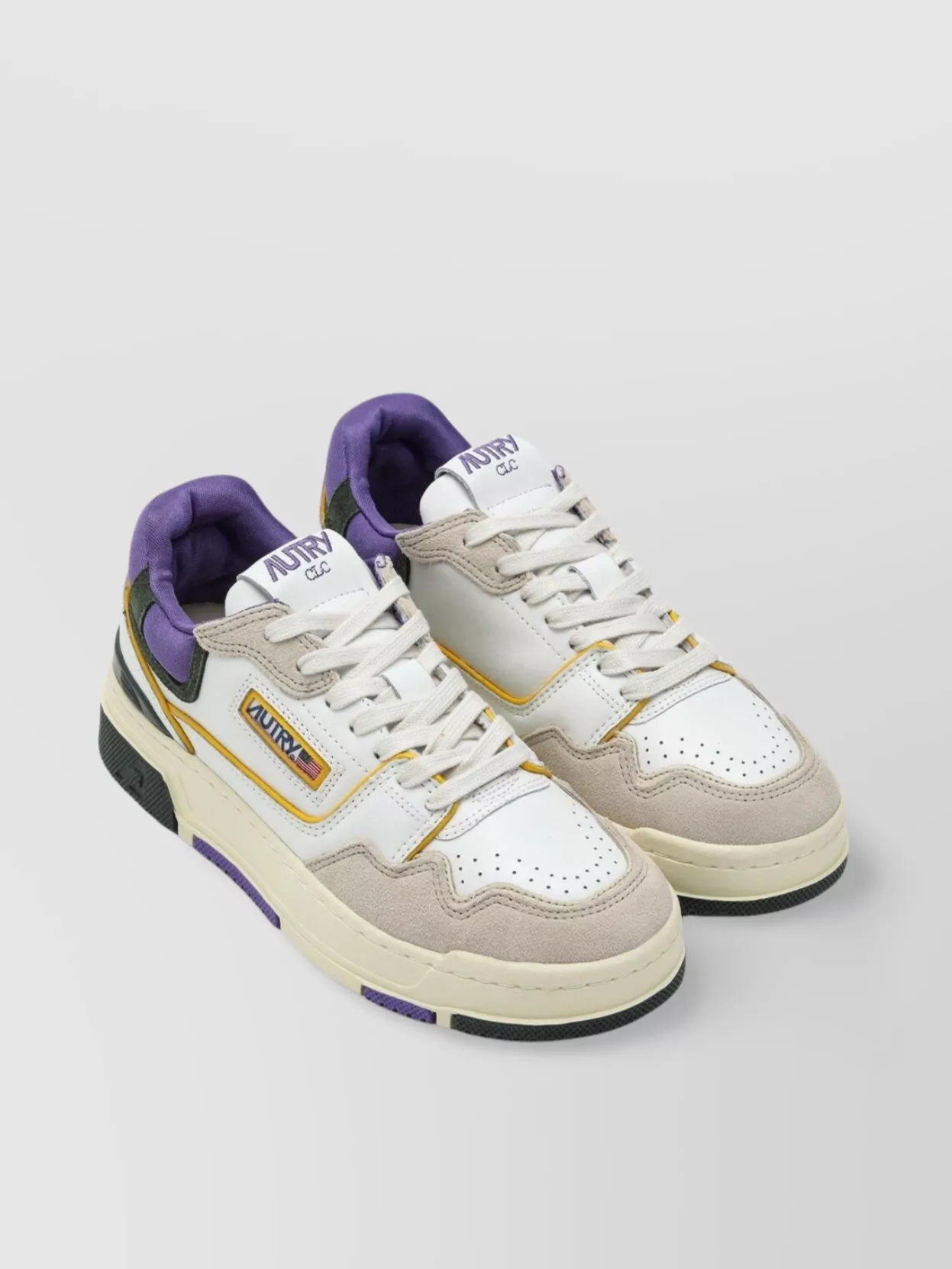 Autry Sneaker Low Top Collar Cushioned In White