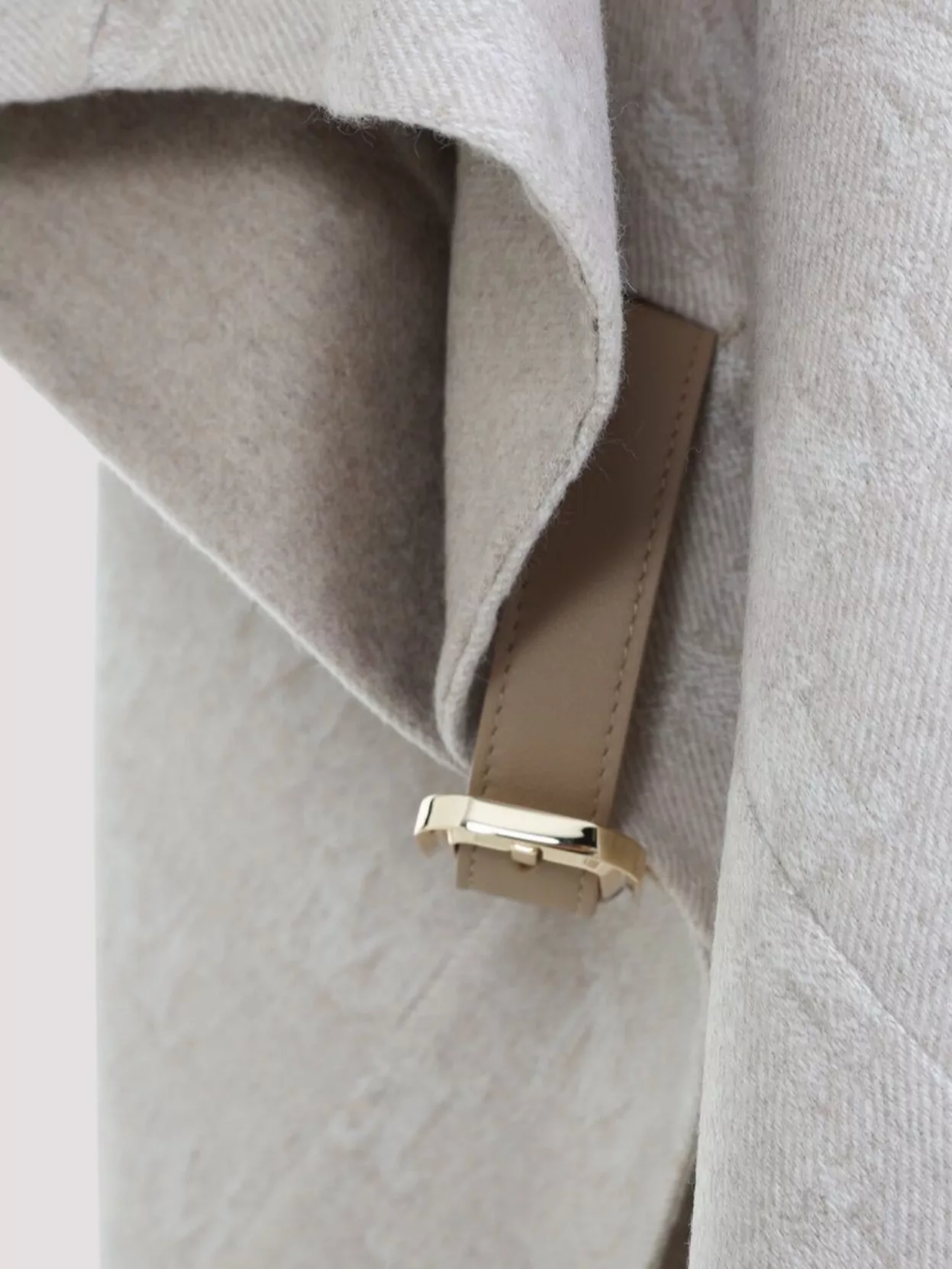 Max Mara Relaxed Silhouette Cape Coat With Embossed Pattern In White