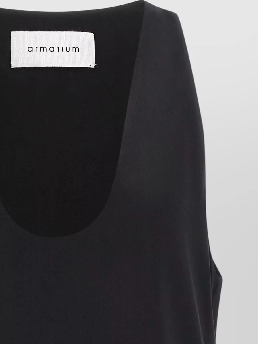 Armarium Silk Sleeveless V-Neck Top
