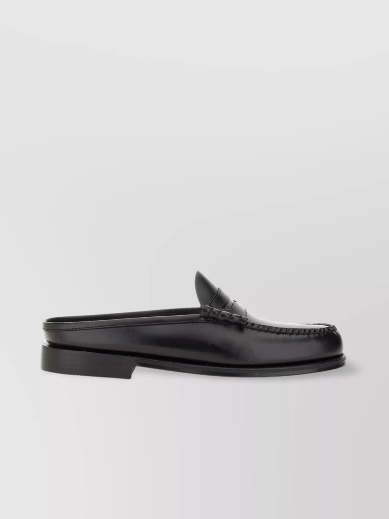 G.h. Bass Leather Loafers With Round Toe And Stitched Detailing