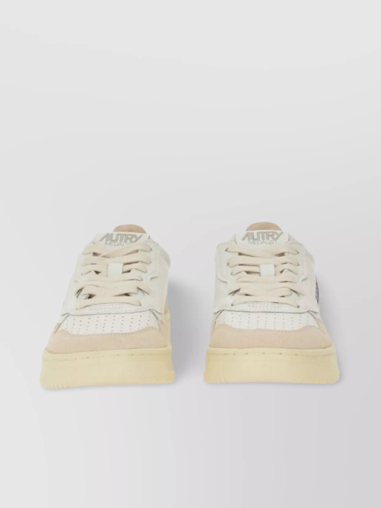Autry Low Sneaker With Contrast Heel Tab