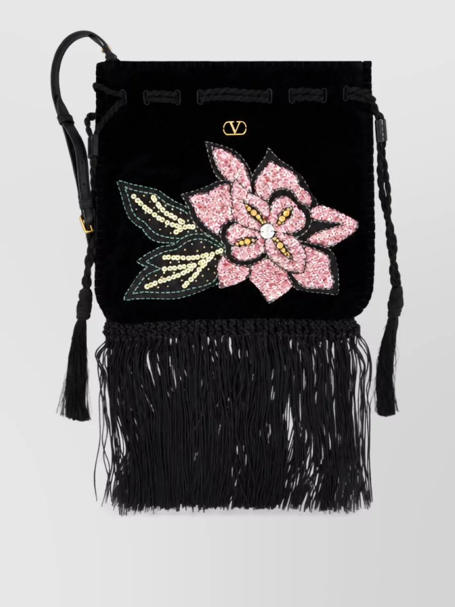 Valentino Garavani na bucket bag