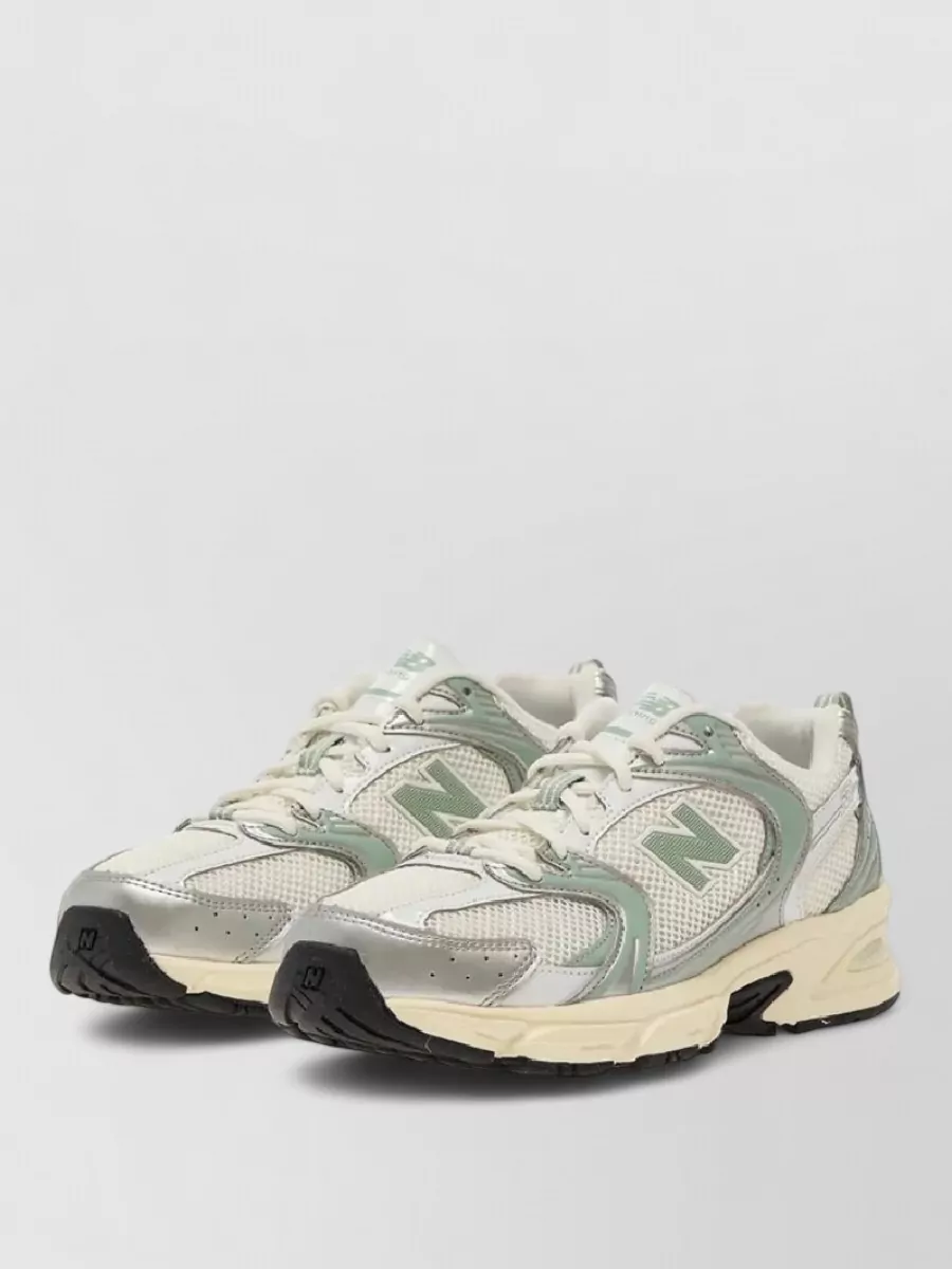 New Balance low-top sneakers