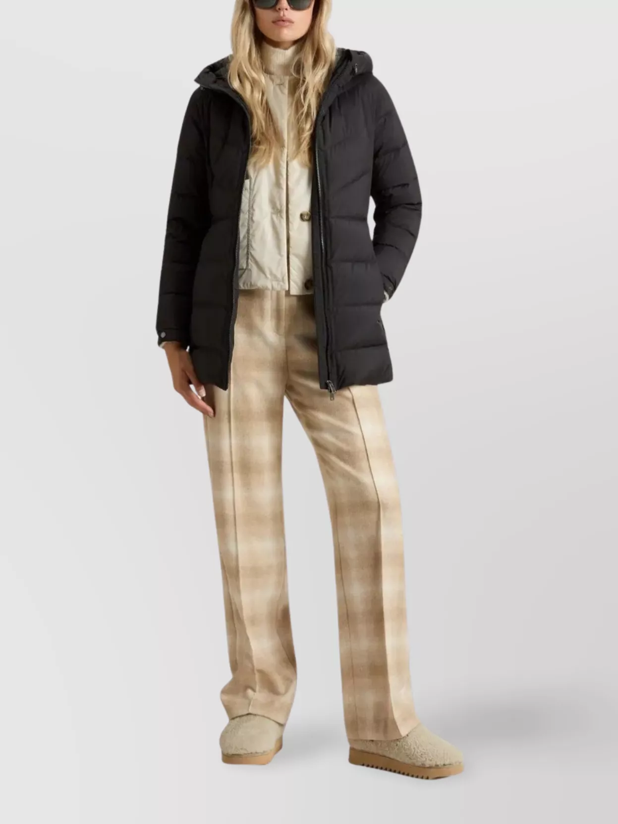 Woolrich Long Hooded Quilted Jacket Side Pockets