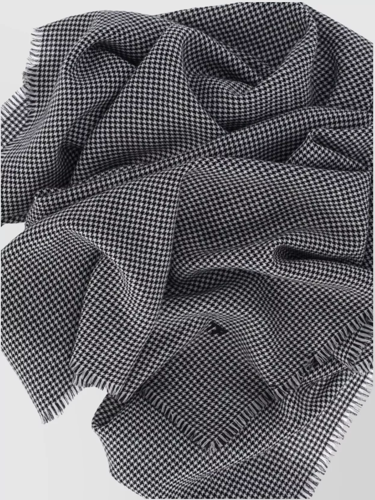 Tom Ford Fringed Edges Houndstooth Pattern Scarf