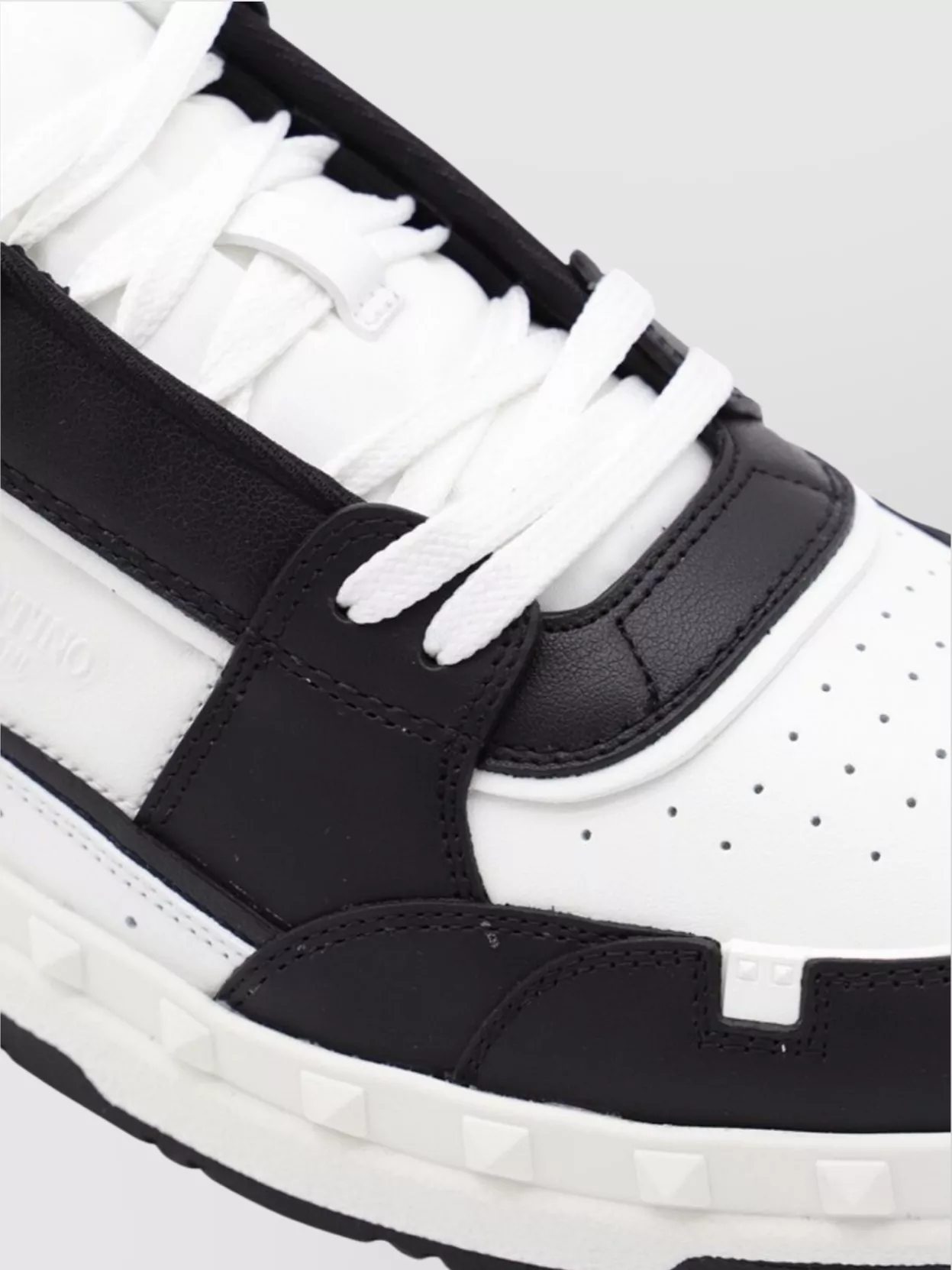 Valentino Garavani Low Top Sneakers Rubber Sole