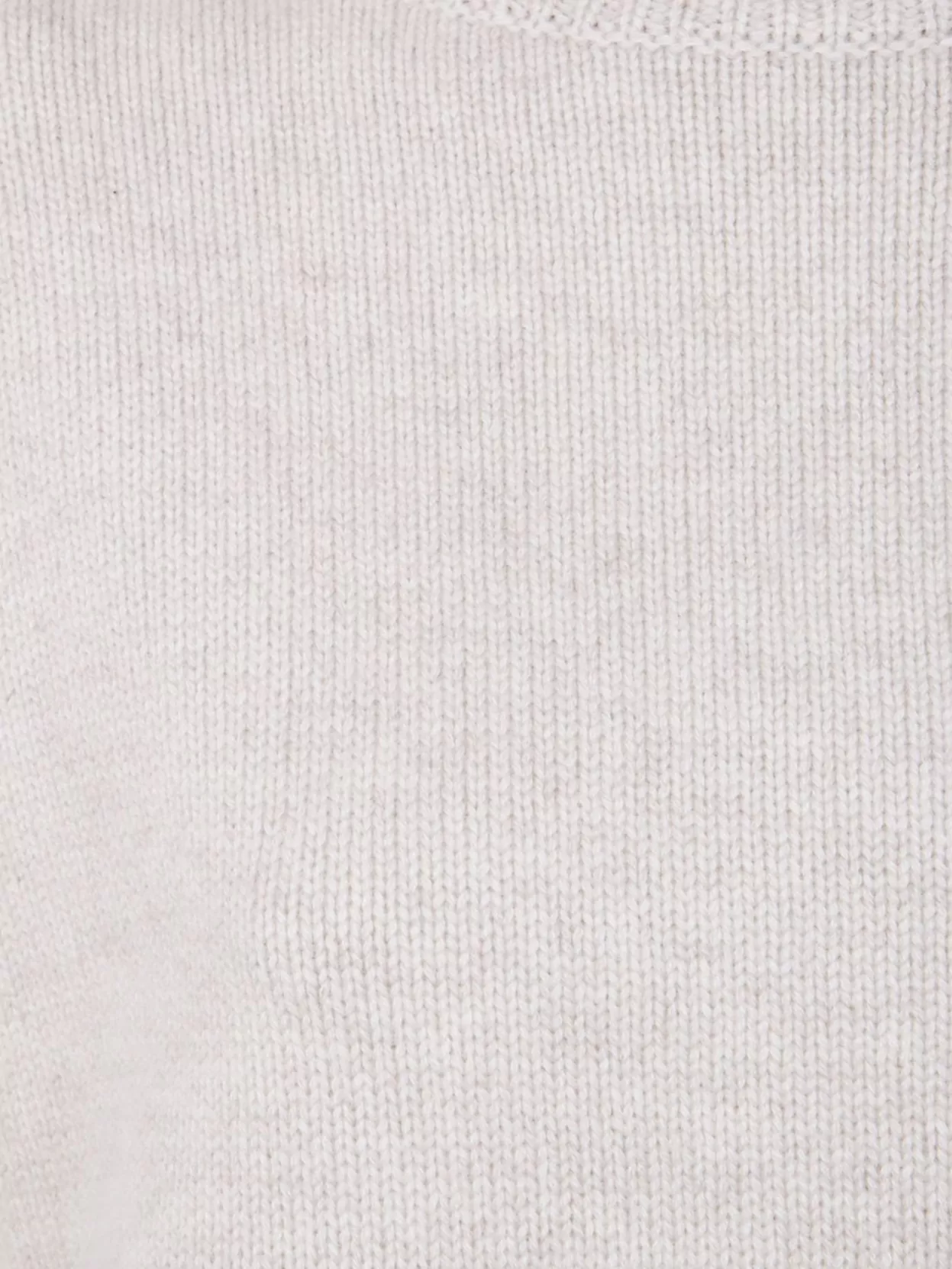 Kujten "Ulla Crop" Turtle Neck Sweater