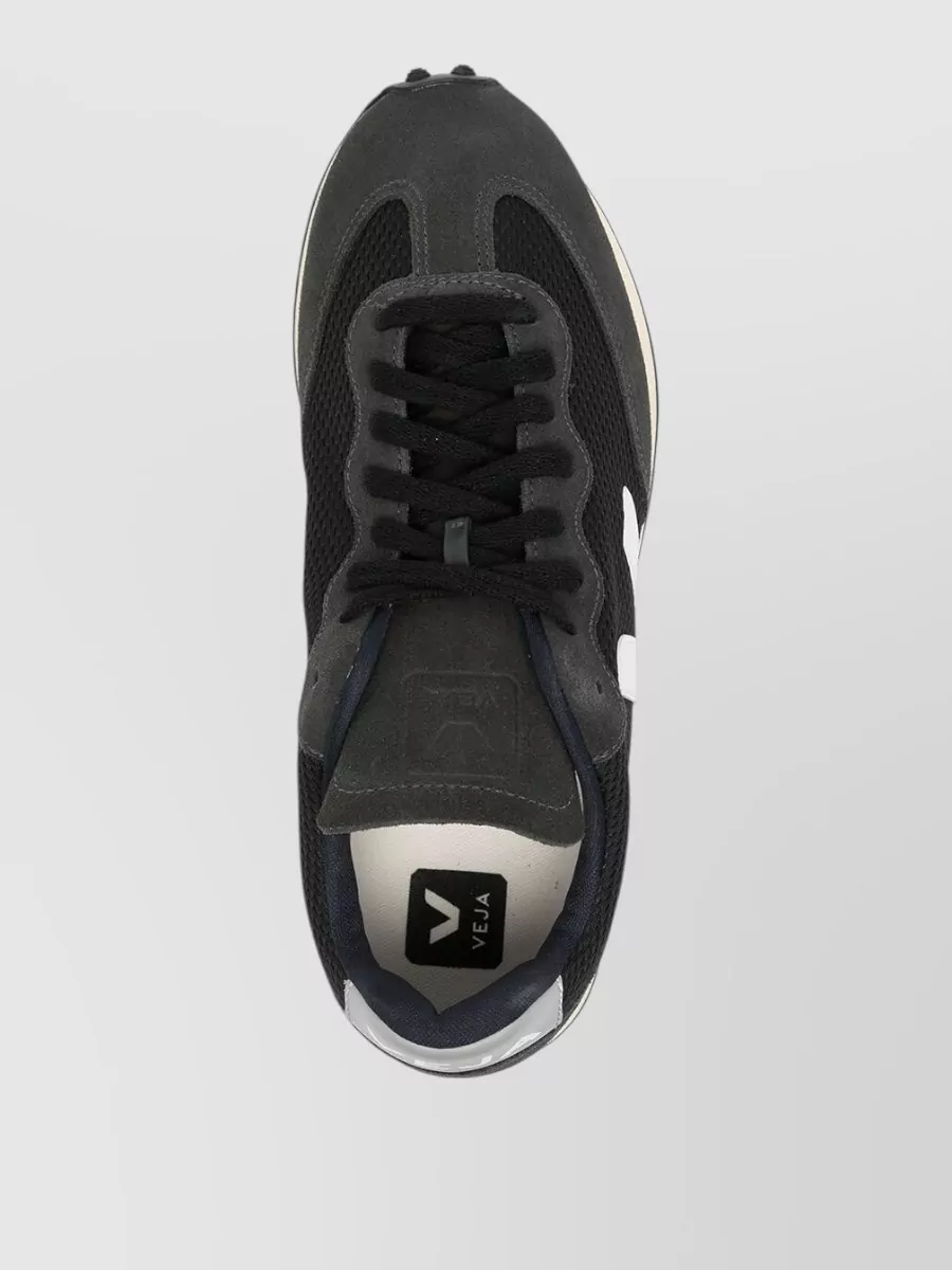 Veja Low-Top Sneakers