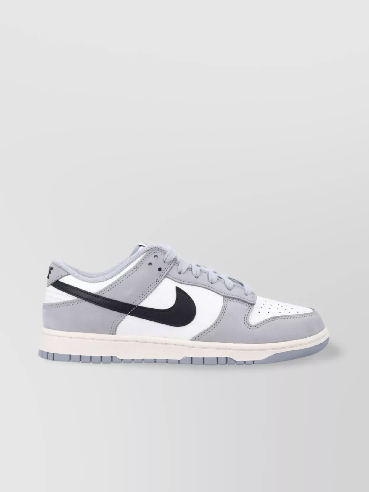 Nike Low Top Basketball Sneakers