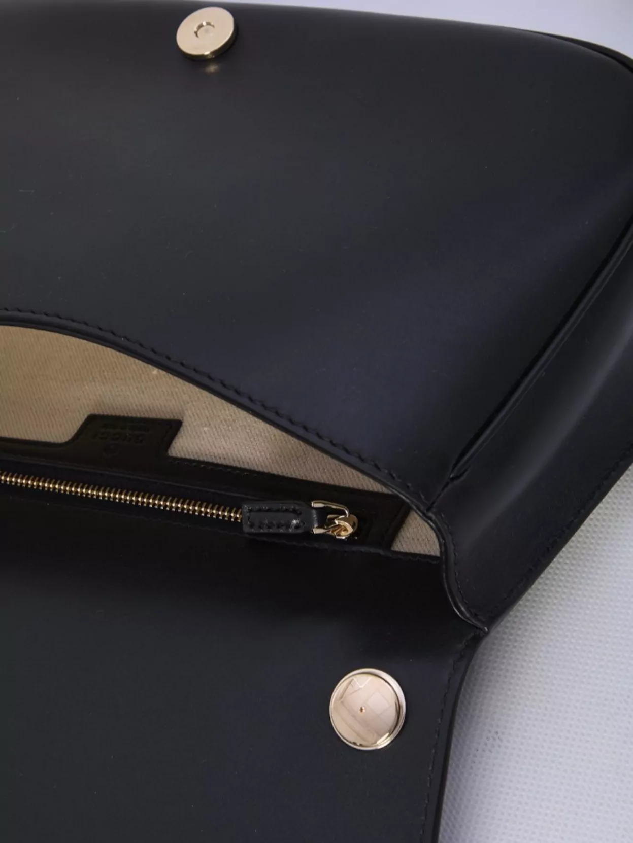 Gucci Oversized Blondie Leather Tote Bag