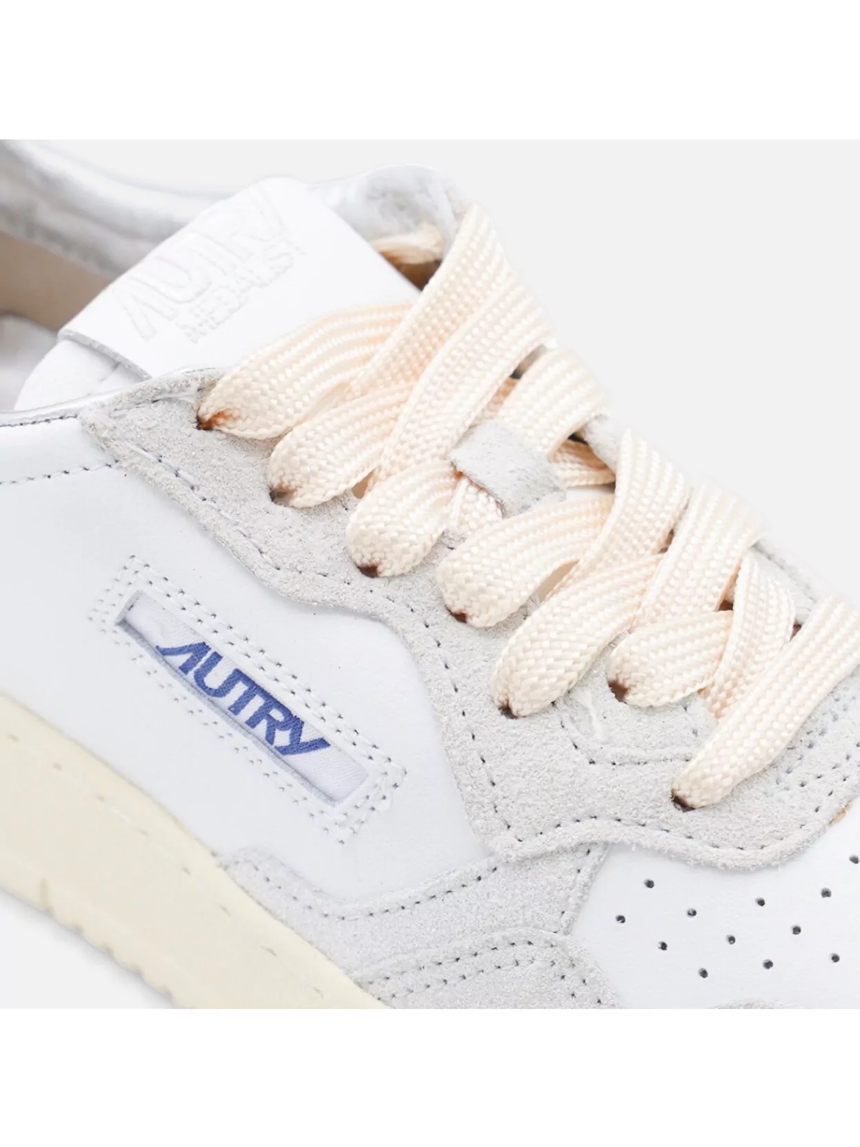 Autry Low Top Perforated Detailing Sneakers In Neutral
