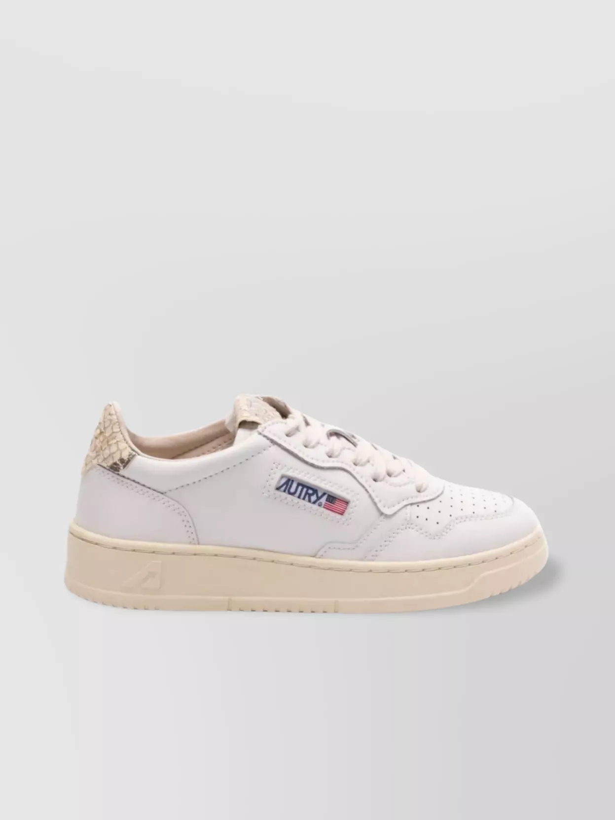 Autry "Low Medalist" Woman Sneakers