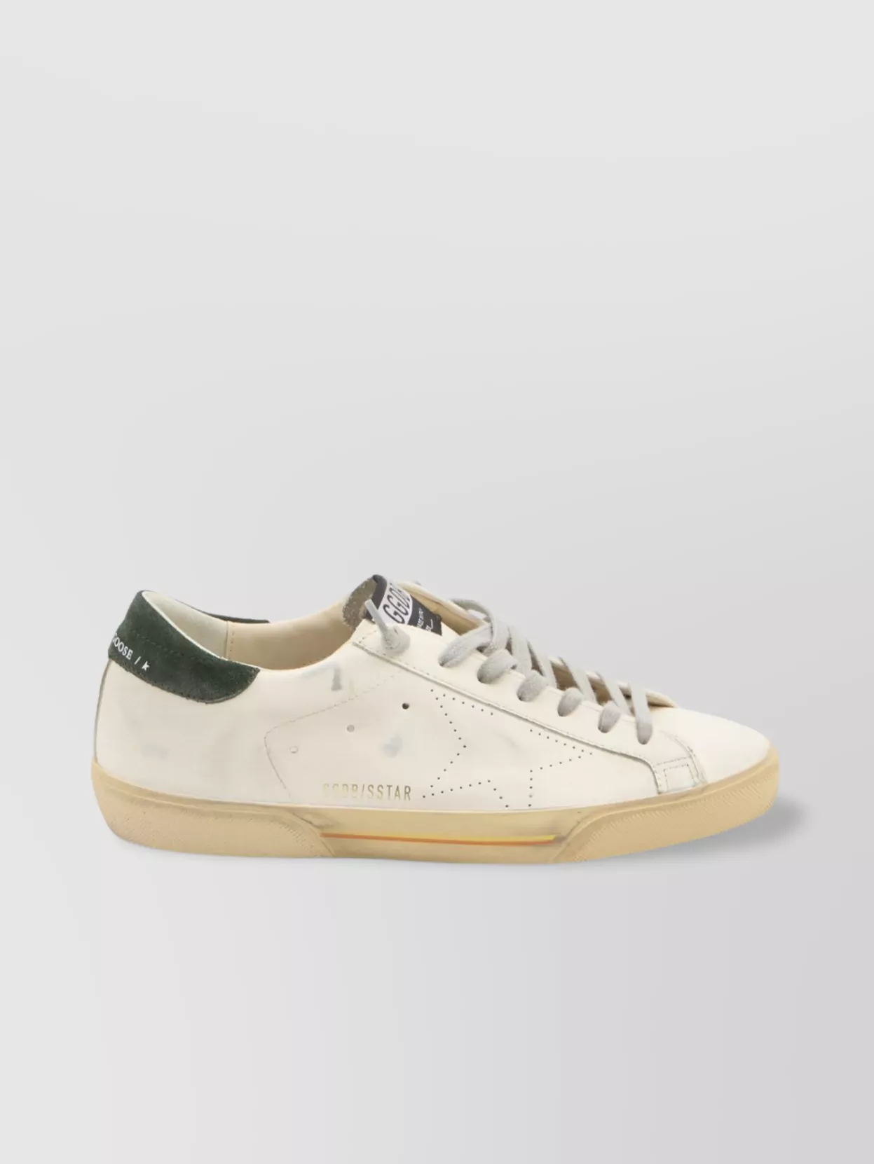 Golden Goose Low top sneakers with signature star patch