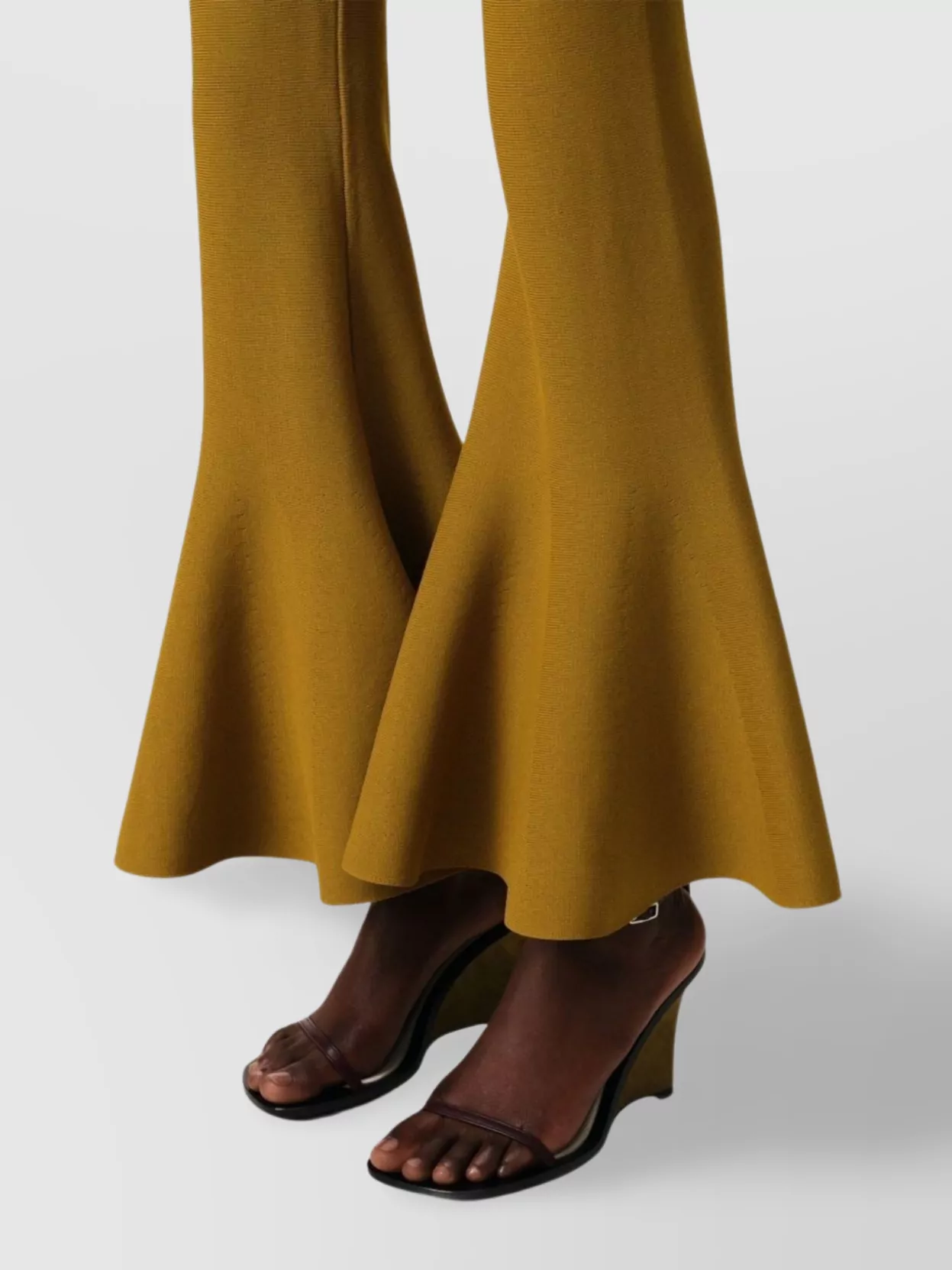 Ami Alexandre Mattiussi Fluted Hem High Waist Stretch Trousers In Brown