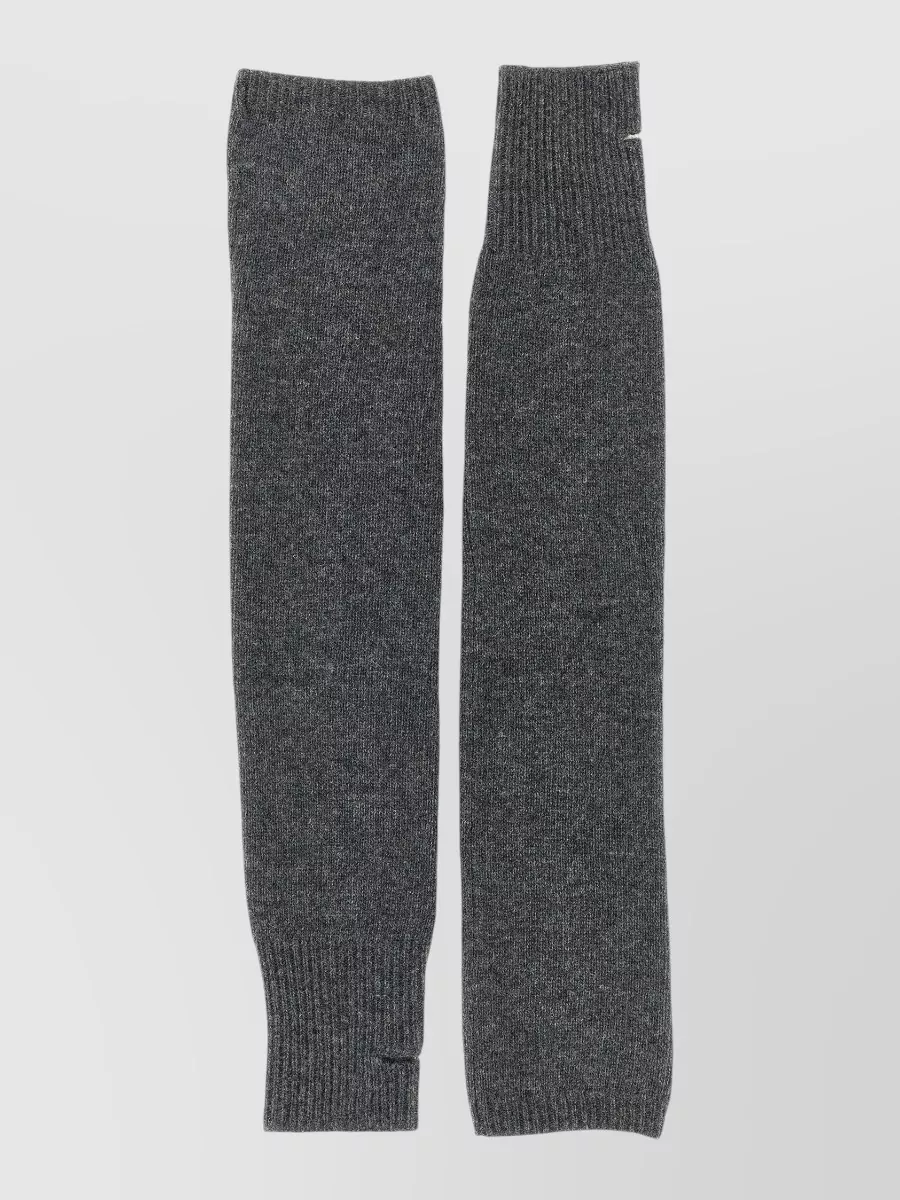 Nude wool gloves