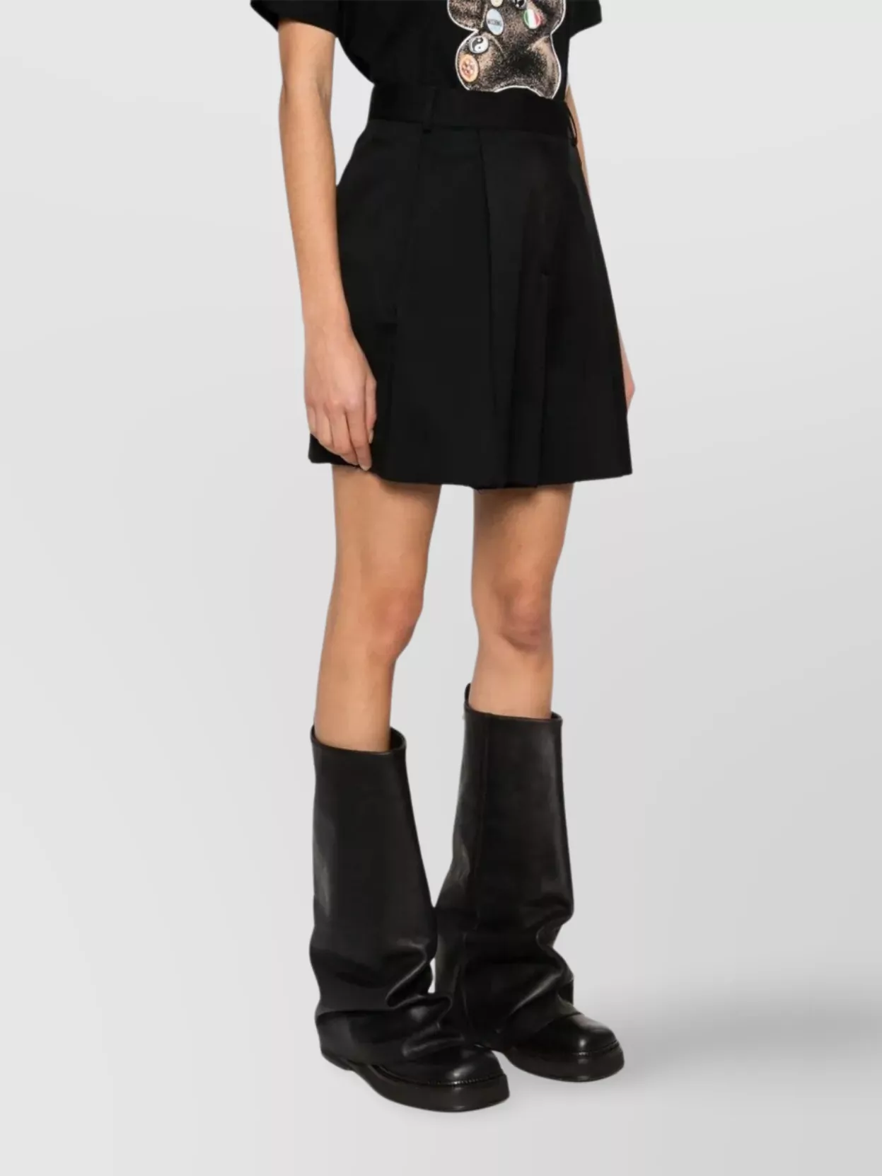 Moschino Pleated Shorts With Belt Loops And Pockets
