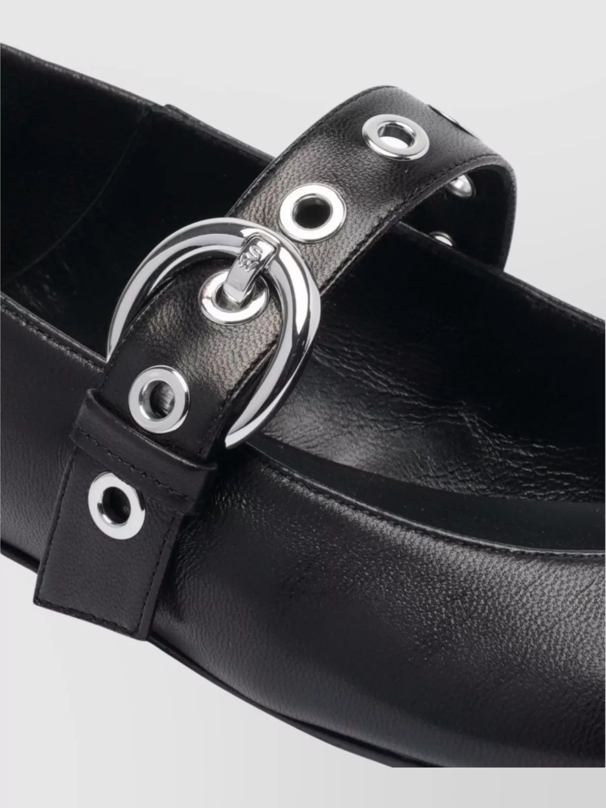 Stuart Weitzman Round Toe Leather Ballerina Shoes With Eyelet Detailing
