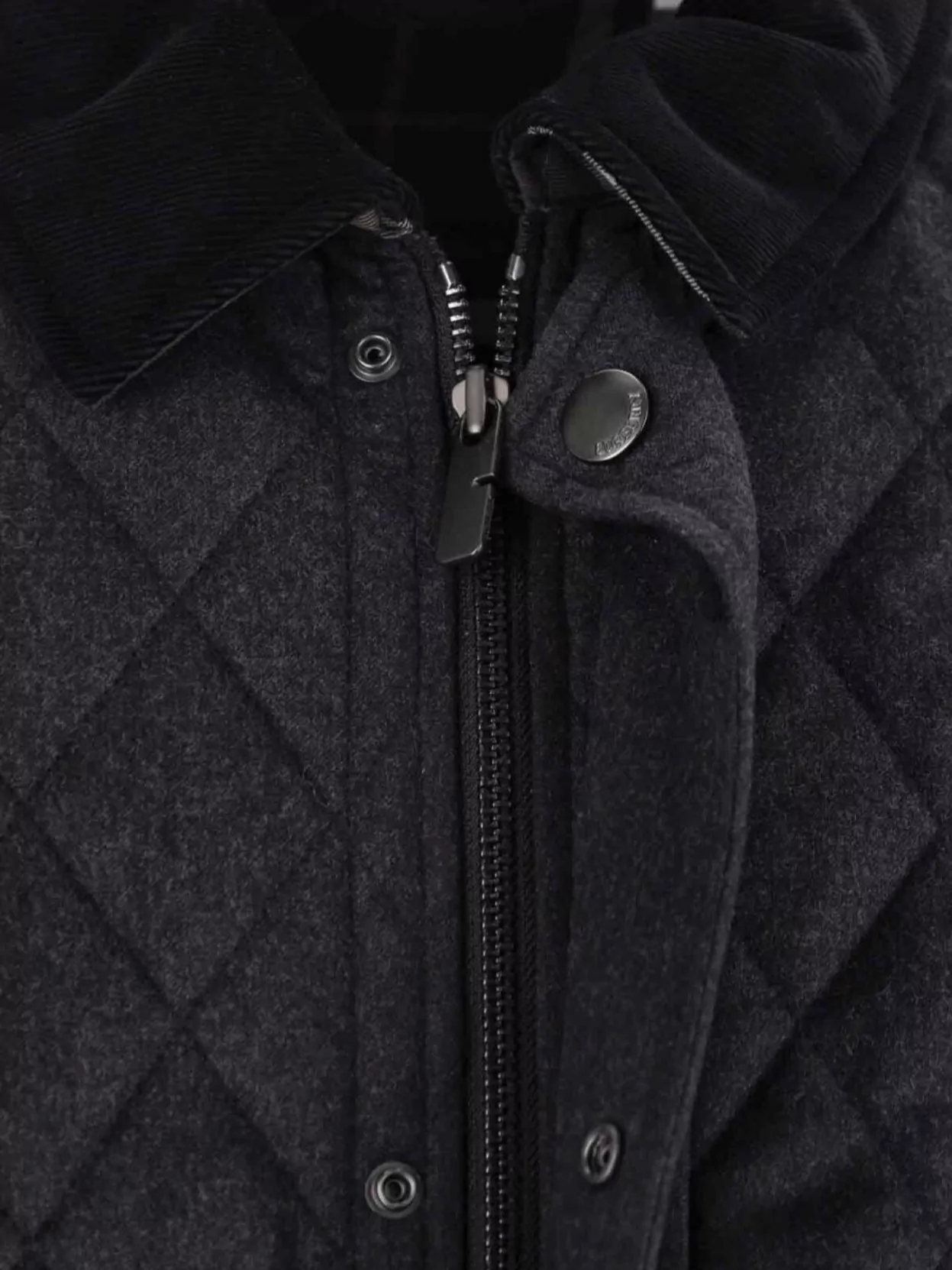 Burberry Quilted Jacket Front Pockets