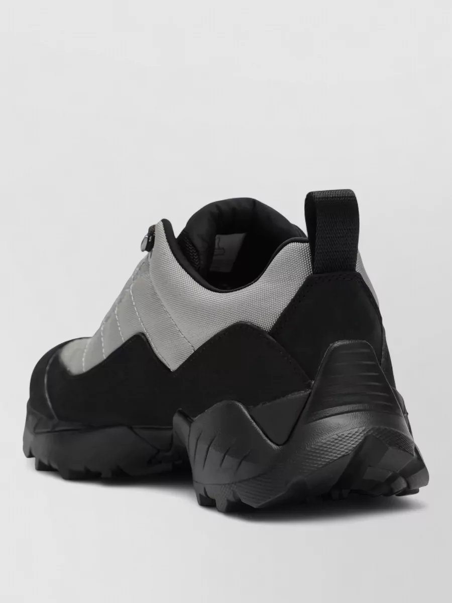 Roa Low-Top Sneakers