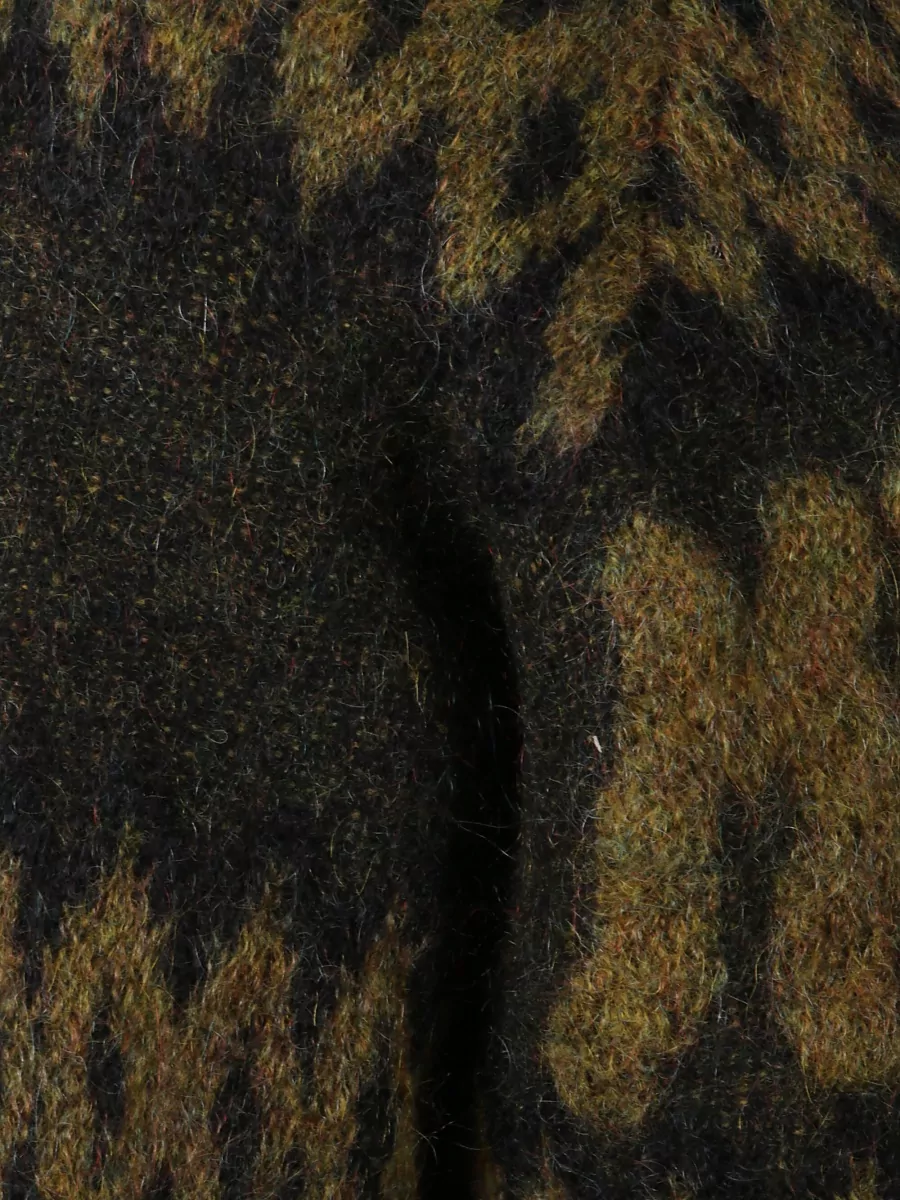 Magliano Textured Knit Sweater Collar Detail