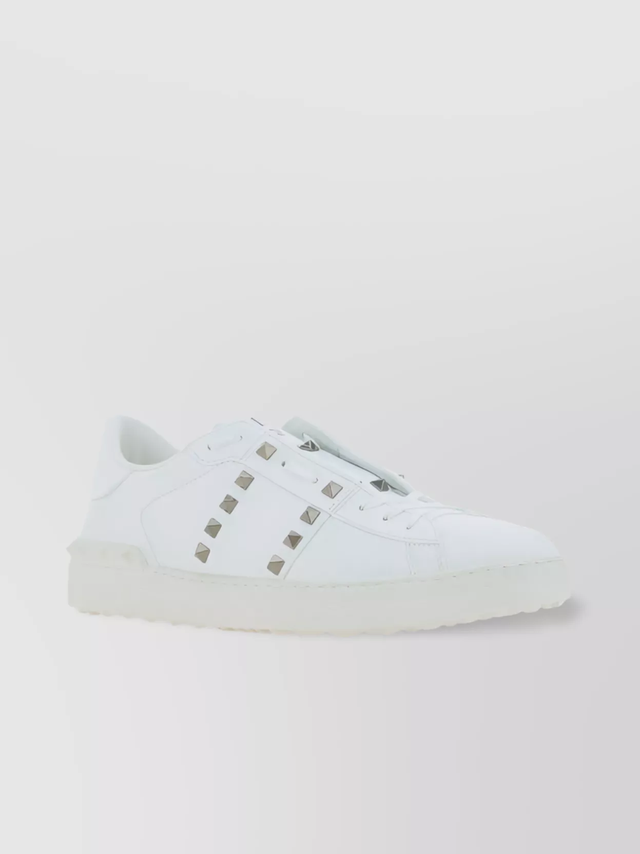 Valentino Garavani Low-top Studded Sneakers Contrast Sole In White