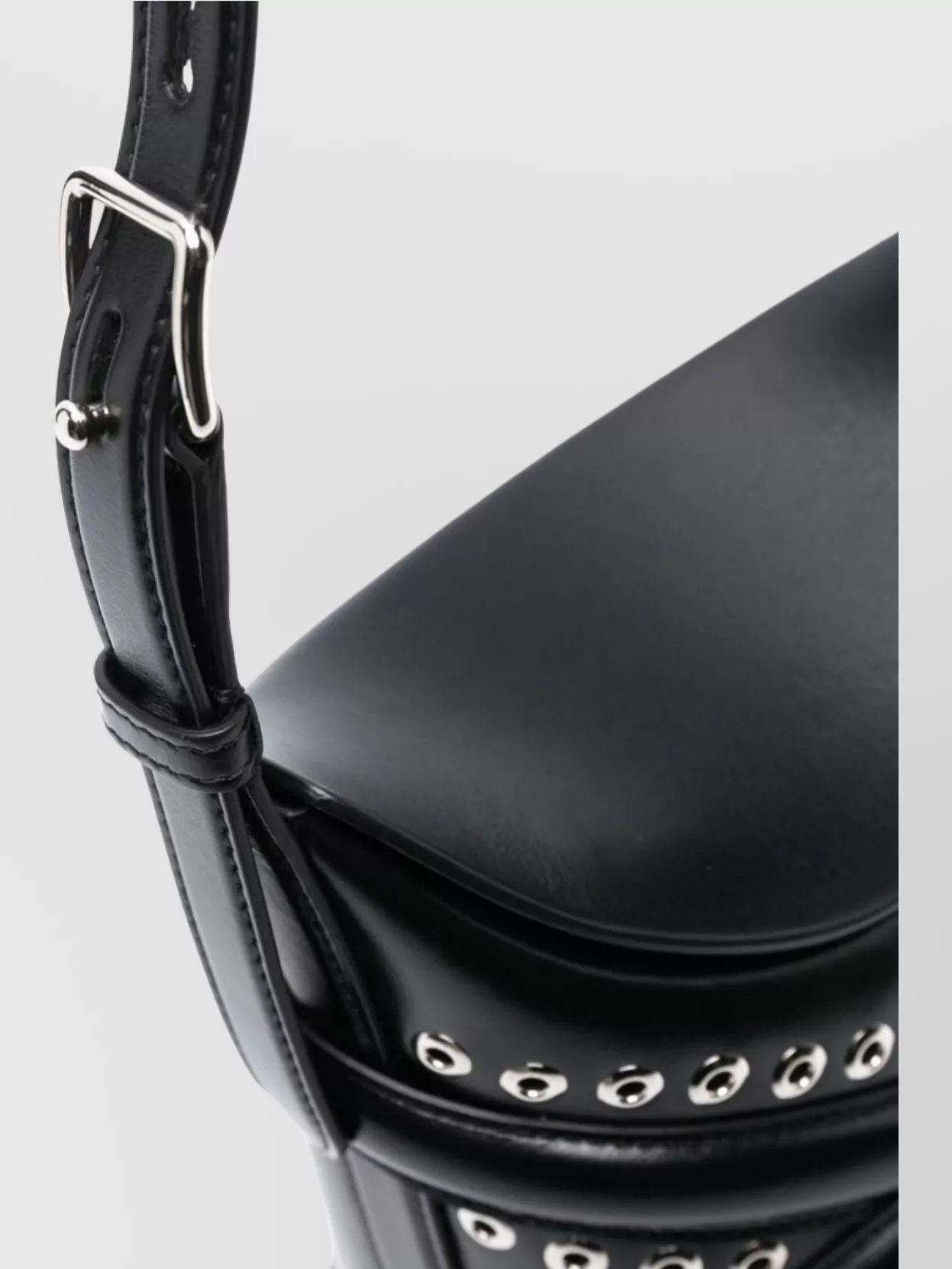 Alexander Mcqueen The Leather Bucket Bag Curve