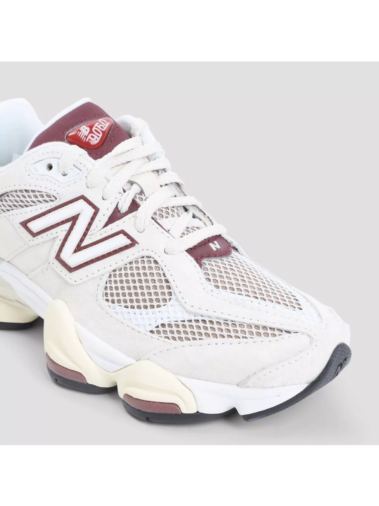 New Balance Modern Sneakers With Contrast Sole And Mesh